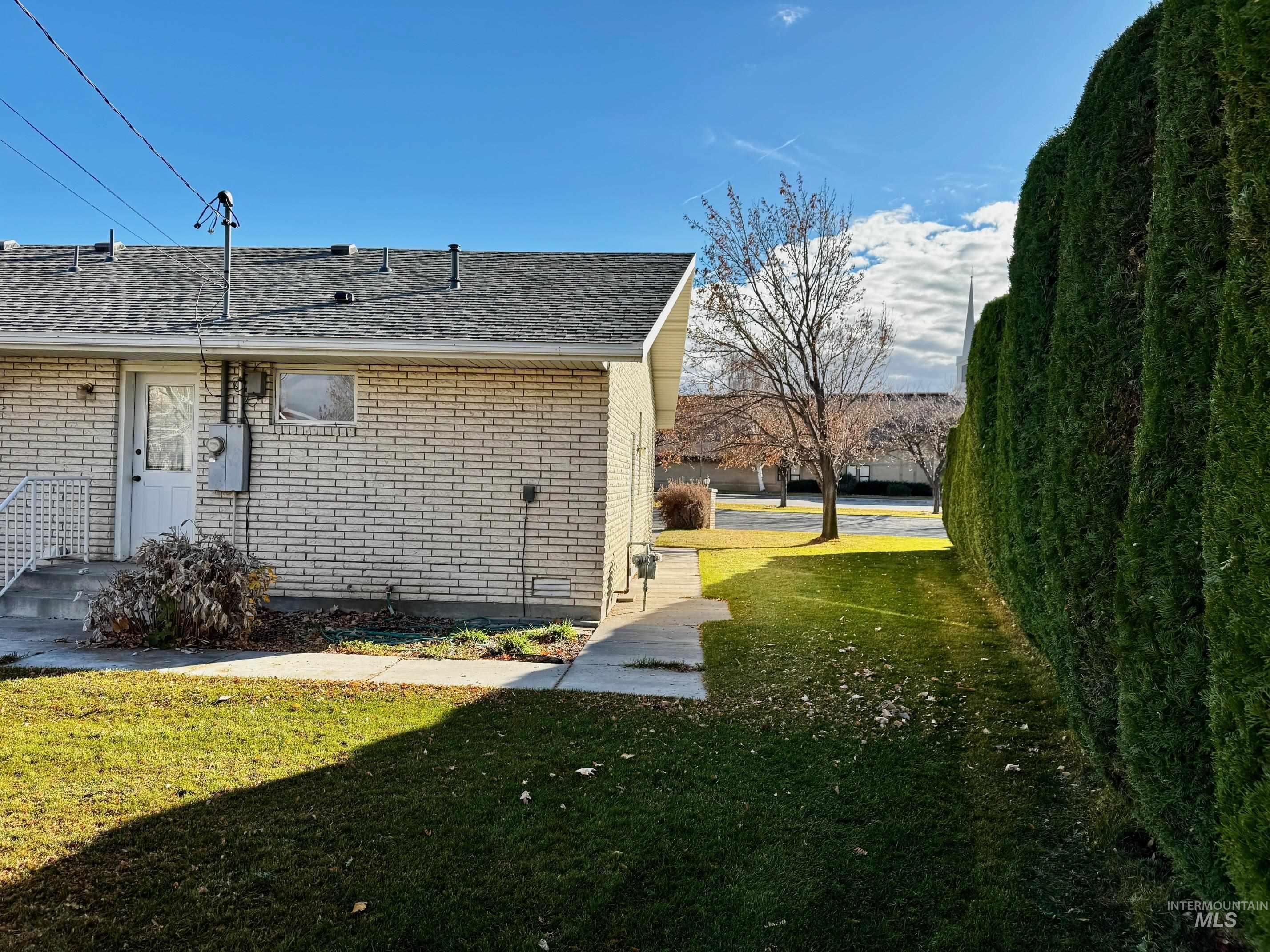 main property photo 41