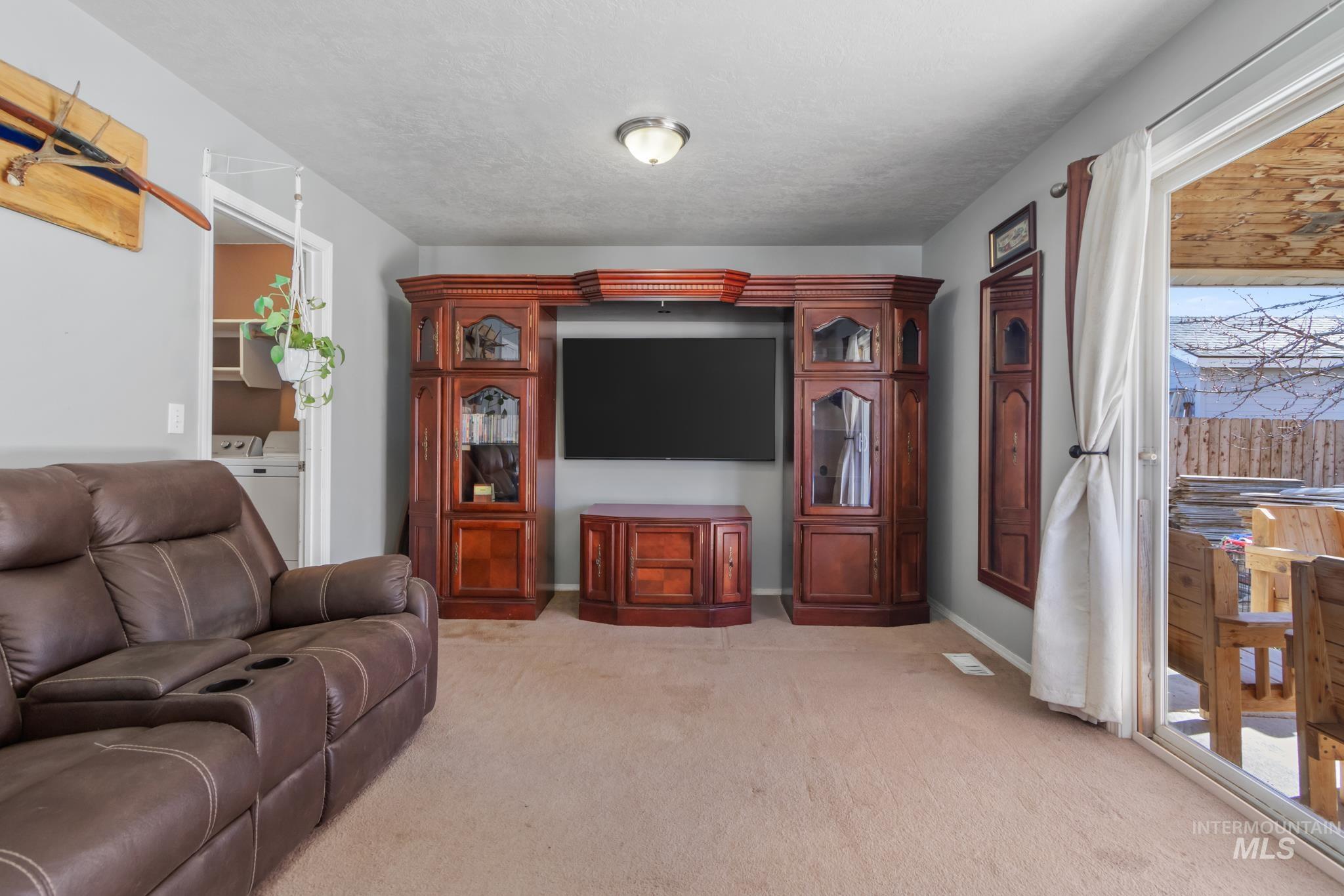 property viewer photo 16