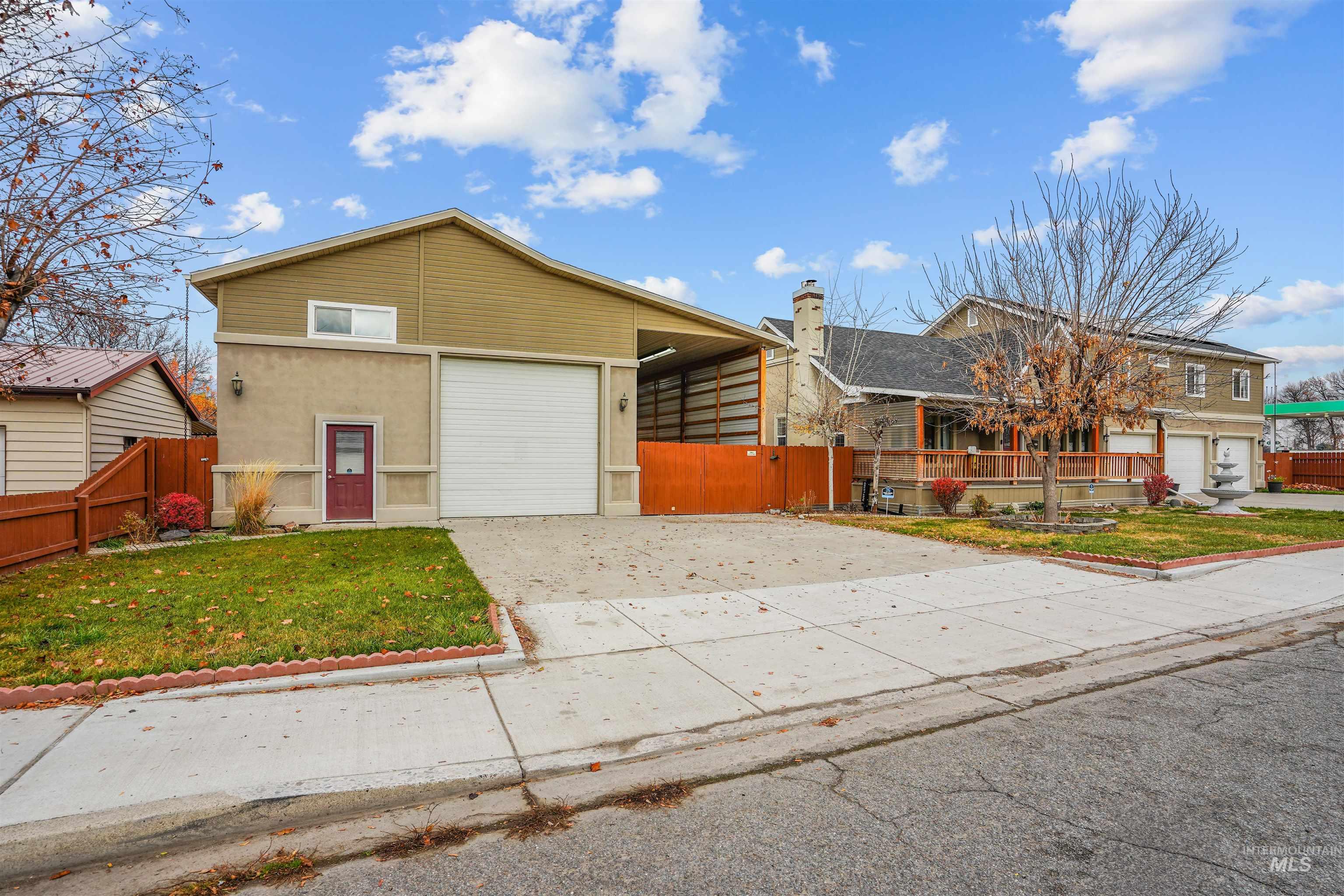 main property photo 26