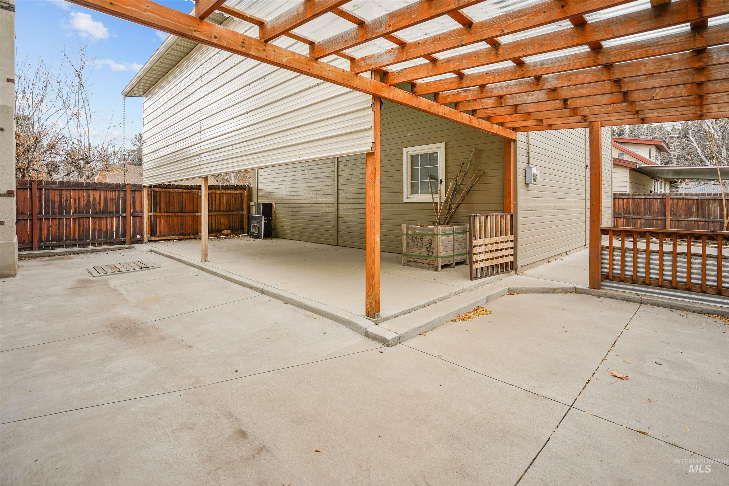 main property photo 43
