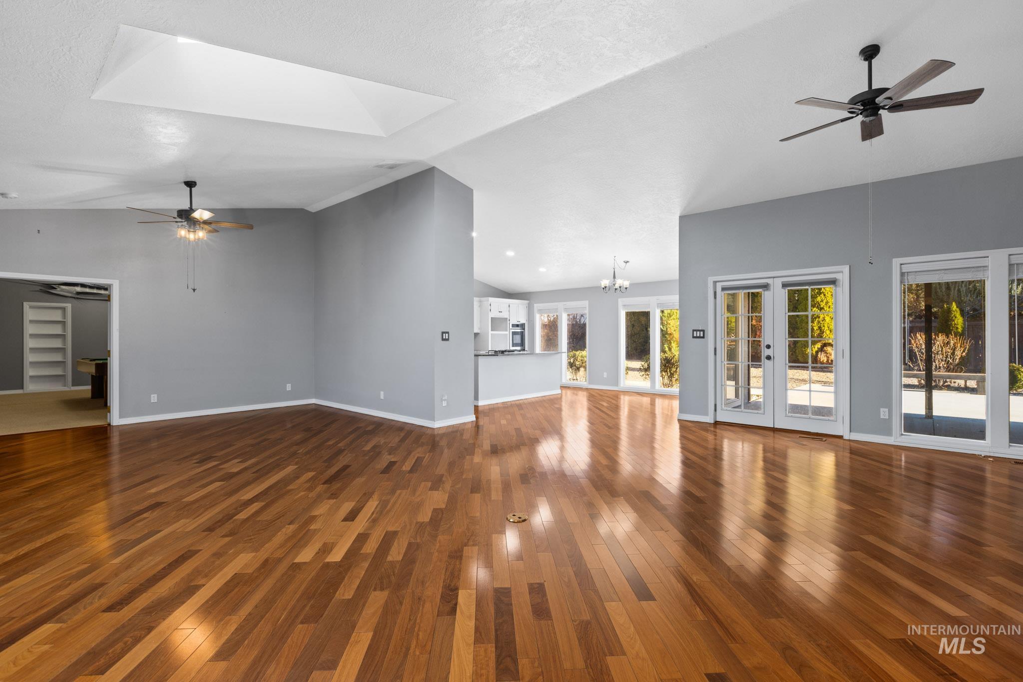 property viewer photo 15