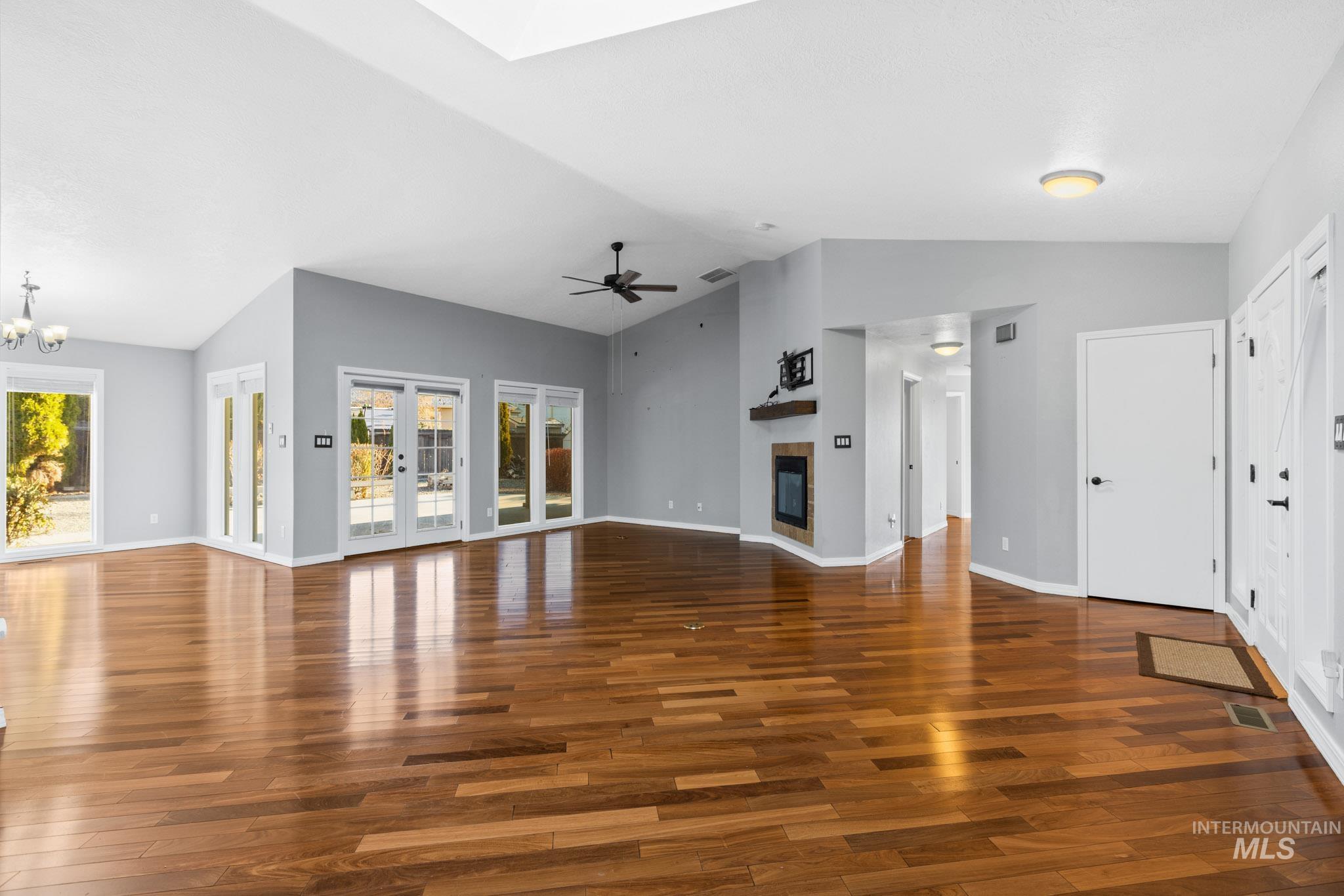 property viewer photo 16