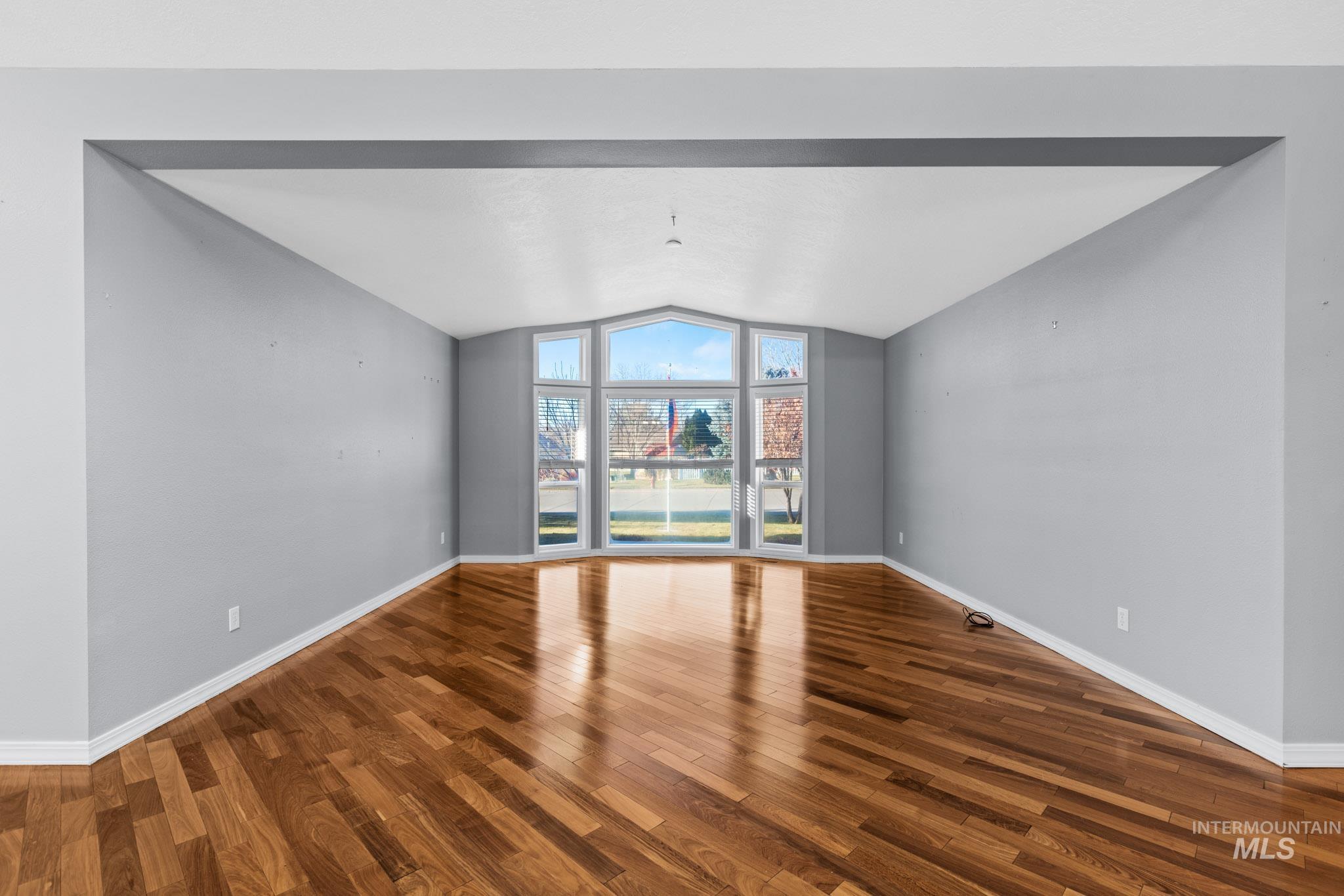 property viewer photo 17