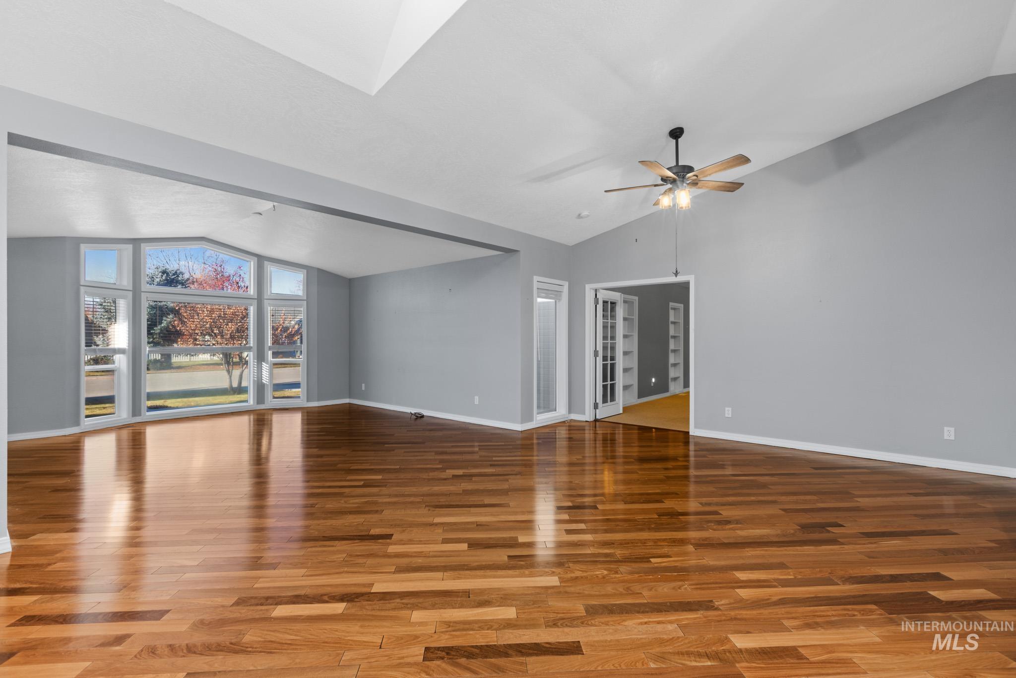 property viewer photo 18