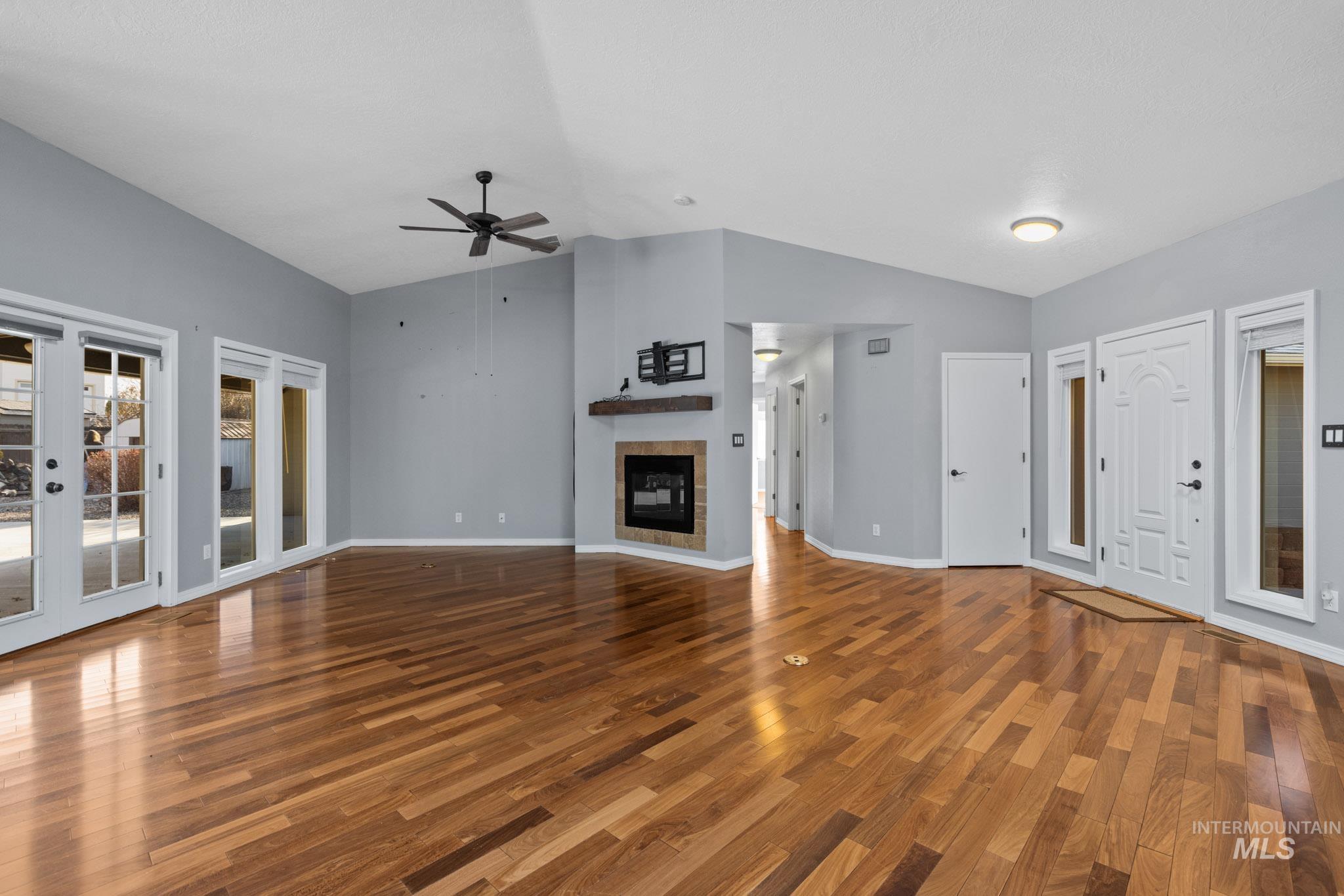 property viewer photo 19