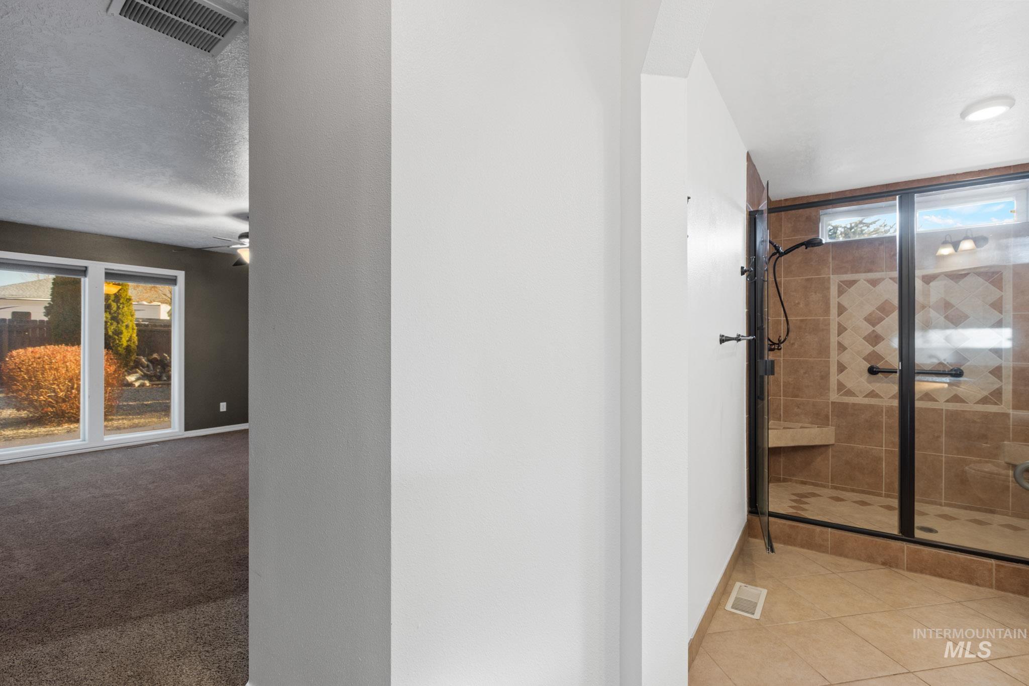 property viewer photo 40