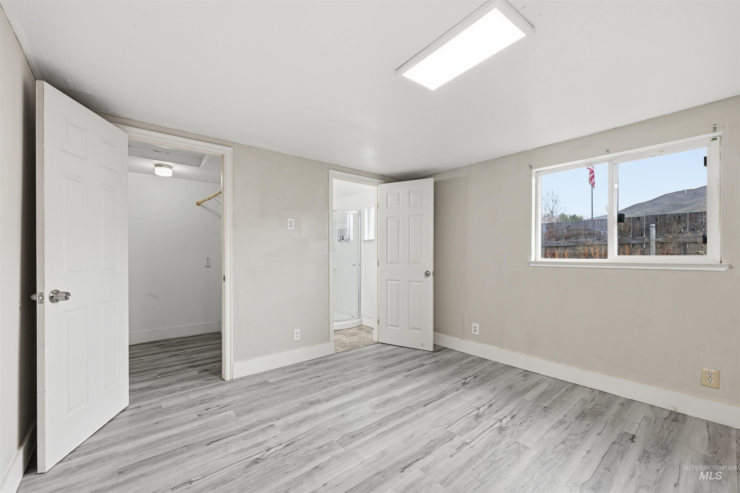 property viewer photo 13