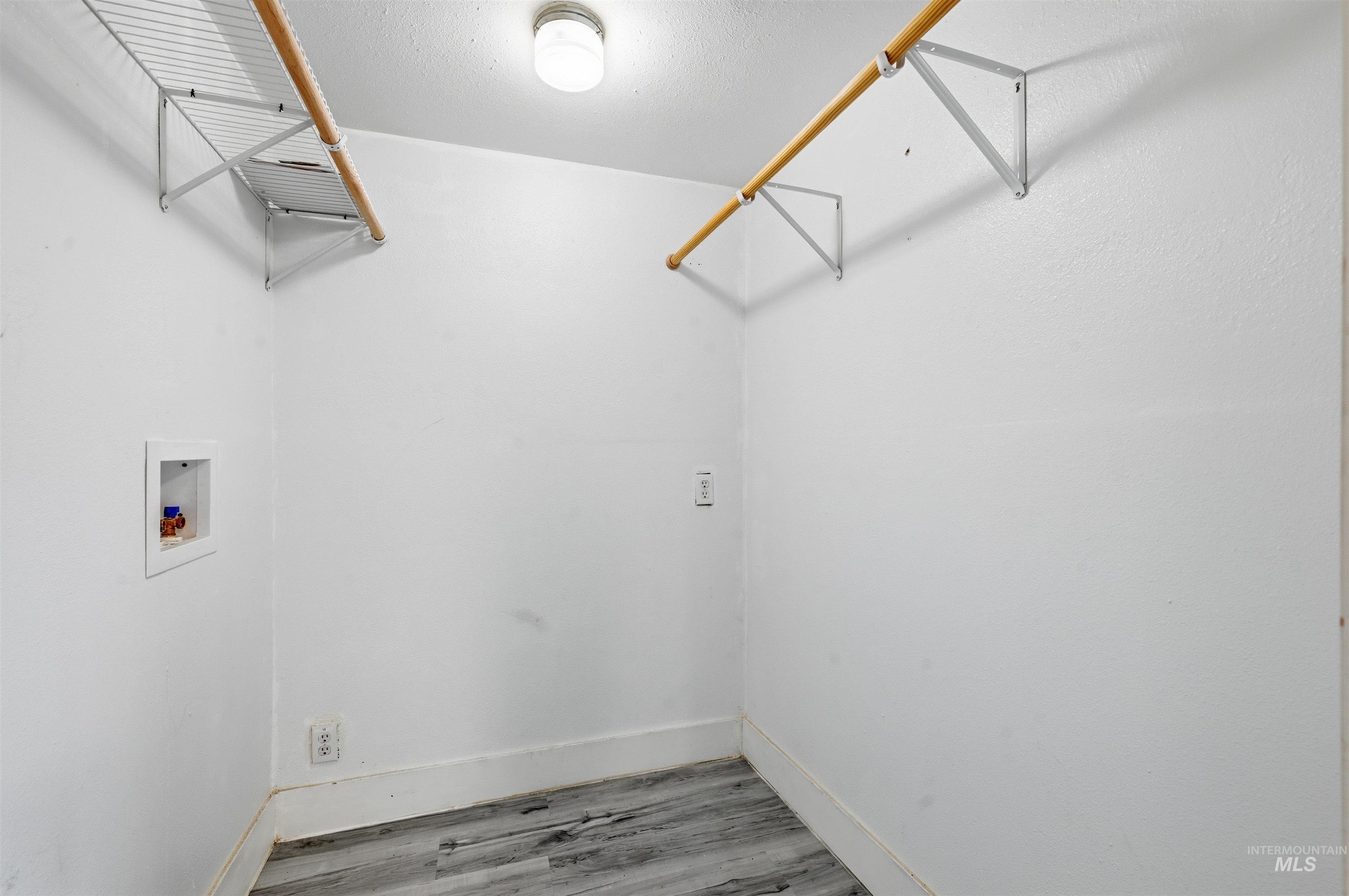 property viewer photo 16