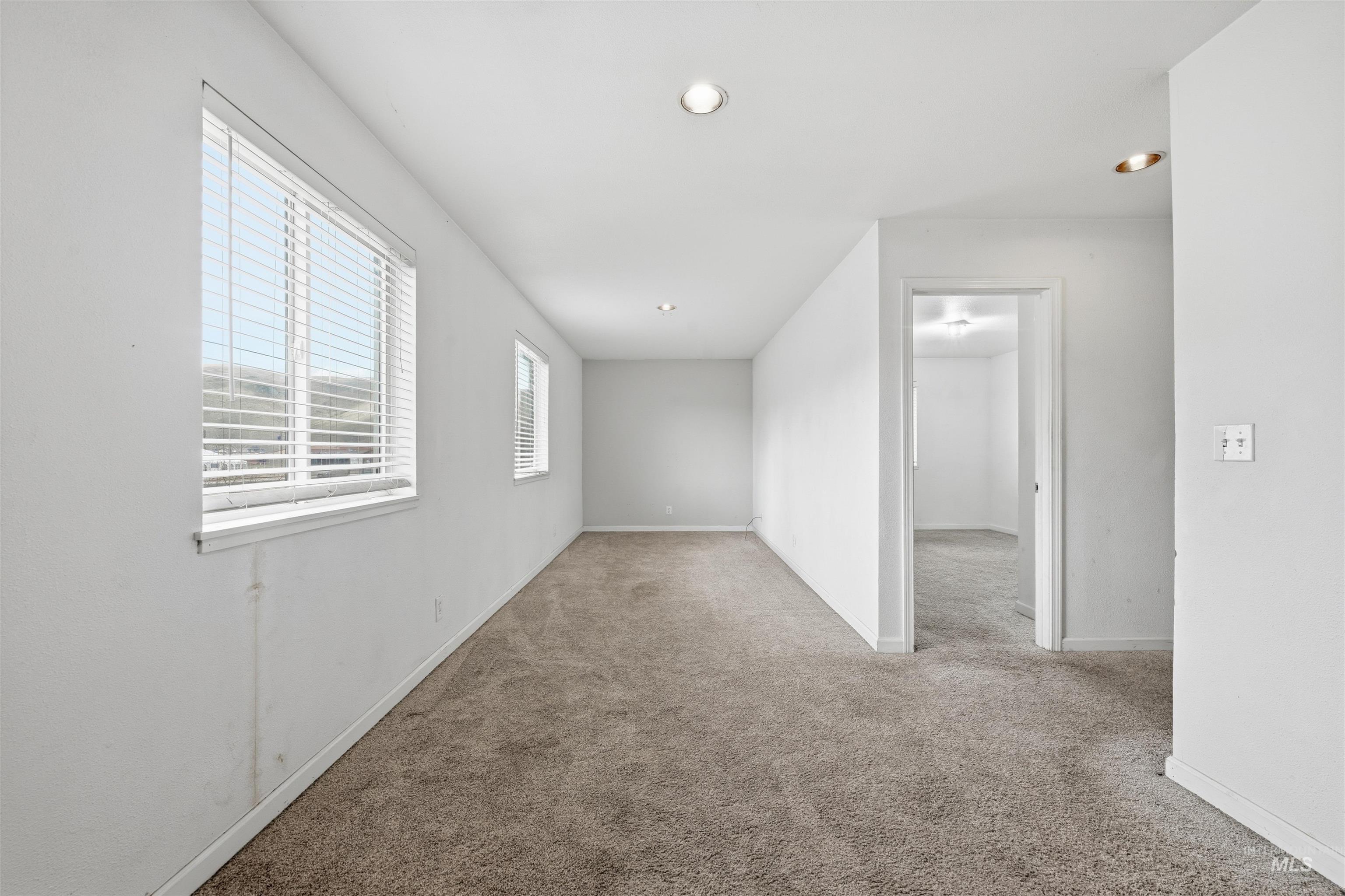 property viewer photo 25