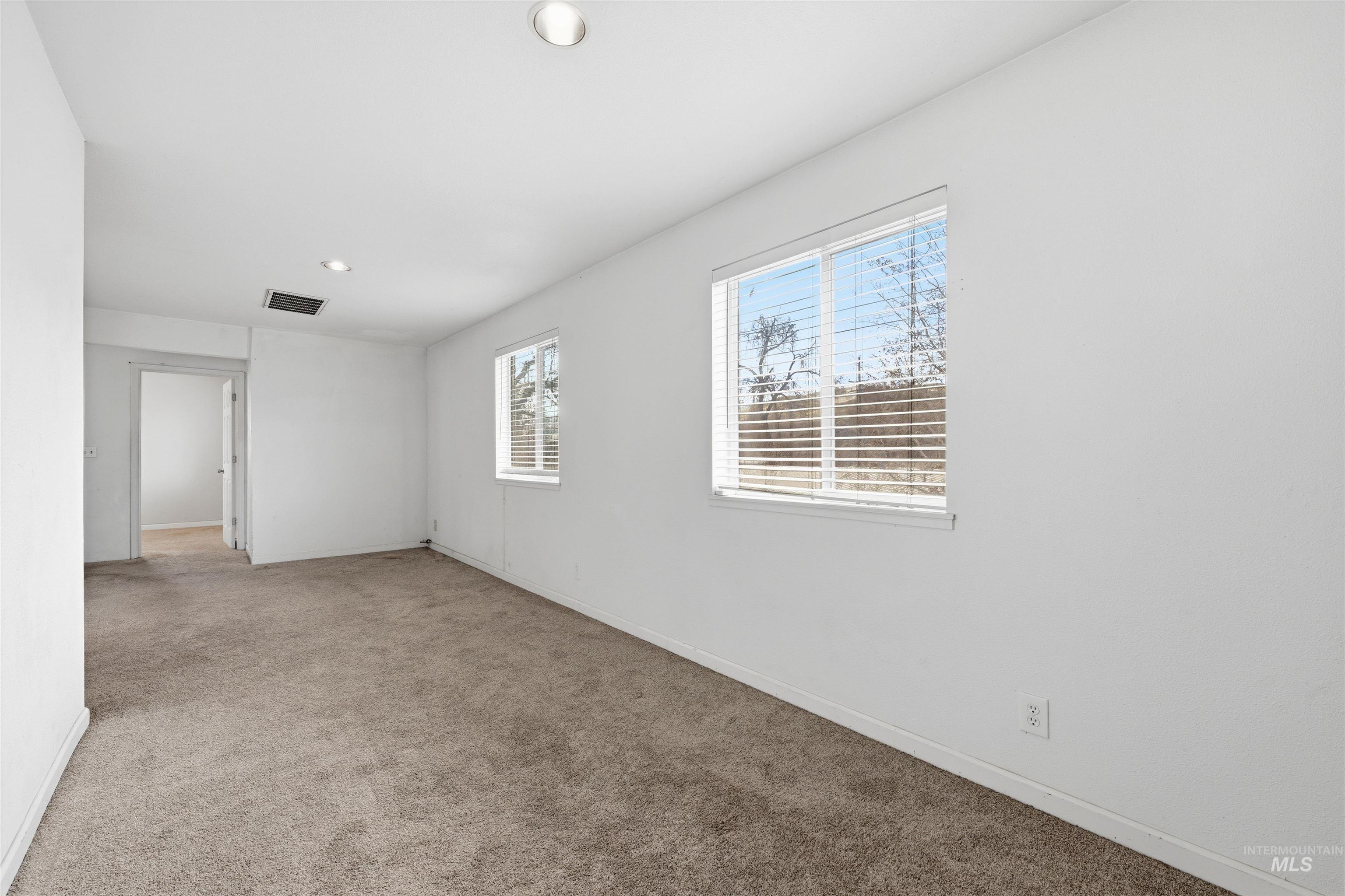 property viewer photo 26