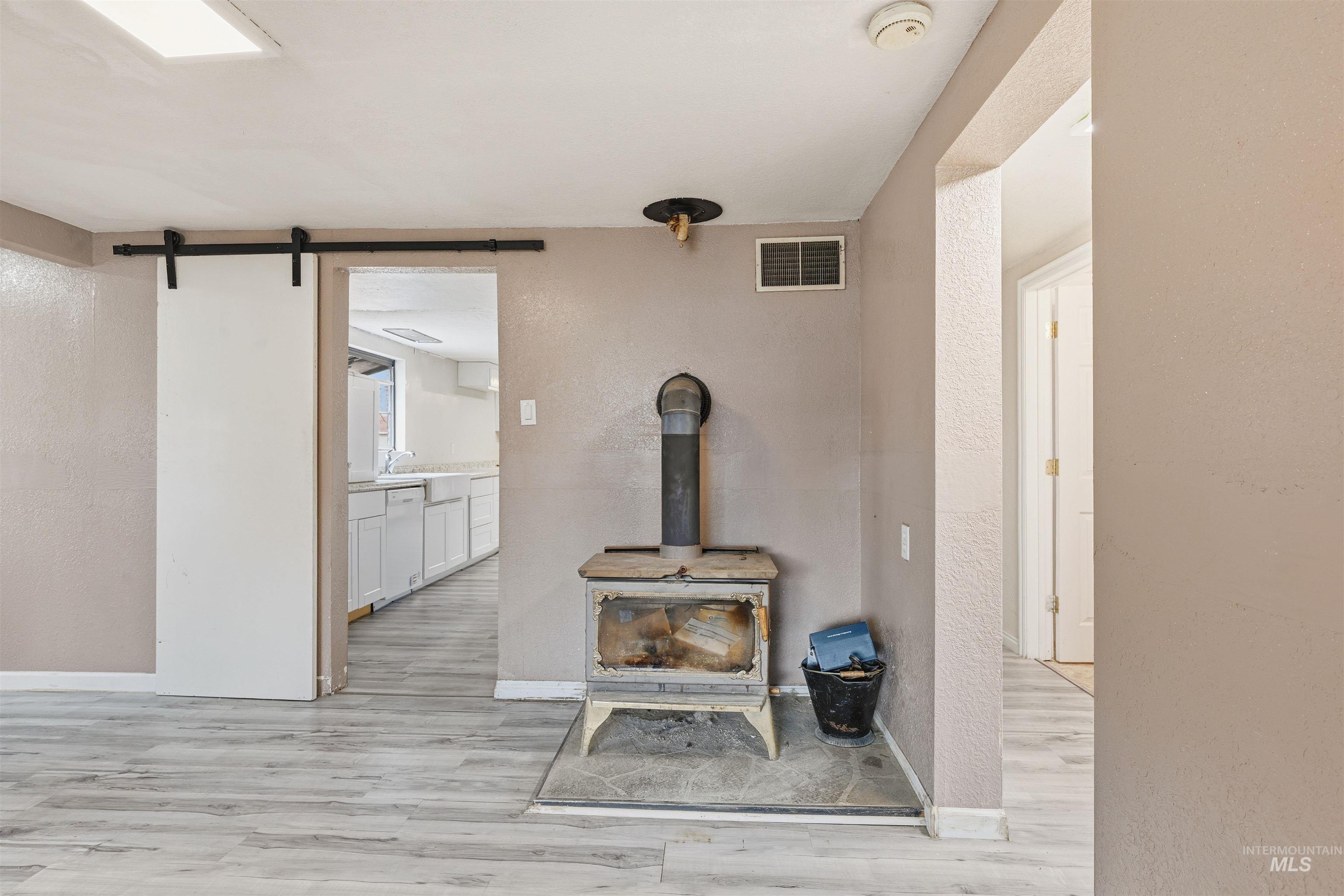 property viewer photo 9