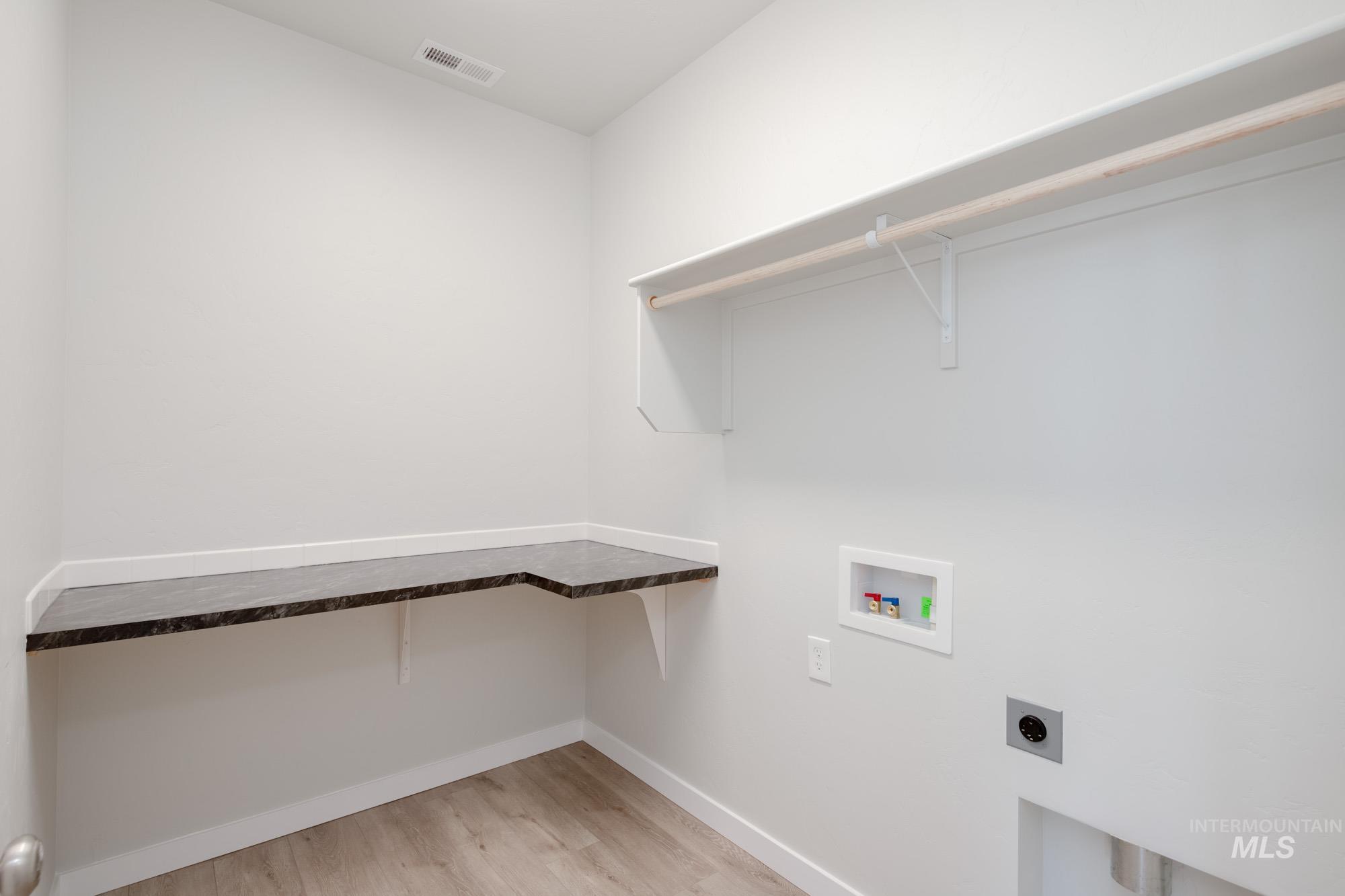 property viewer photo 18