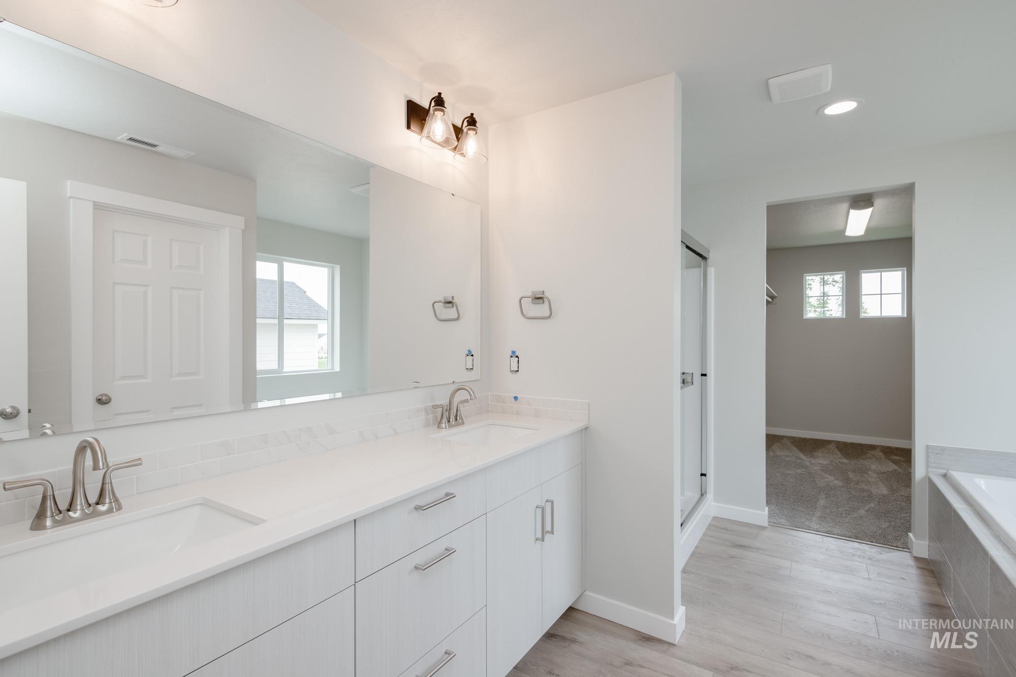 property viewer photo 19