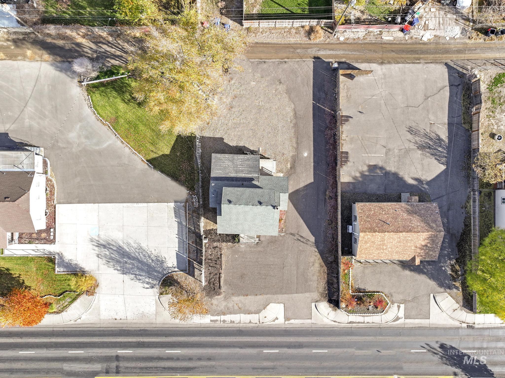 main property photo 30