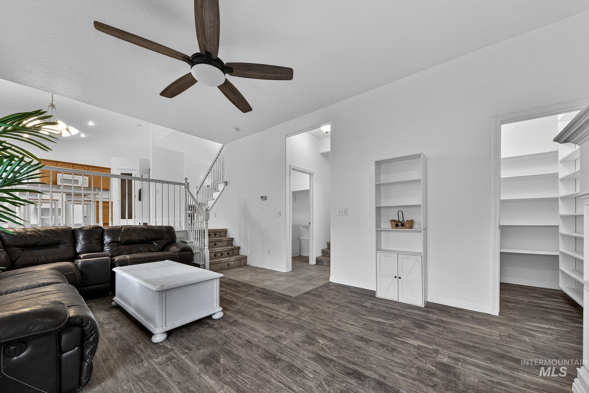 property viewer photo 18