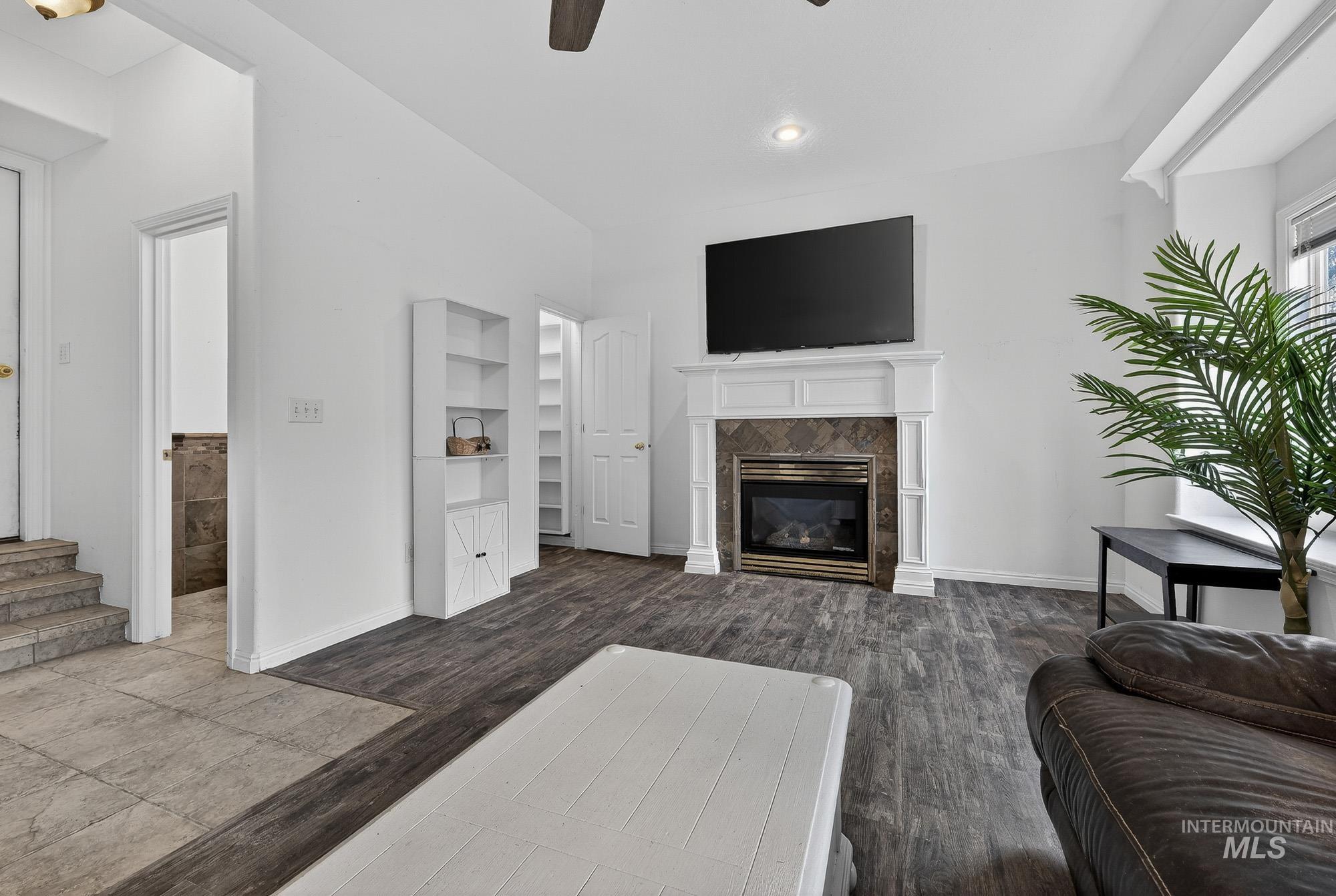 property viewer photo 19