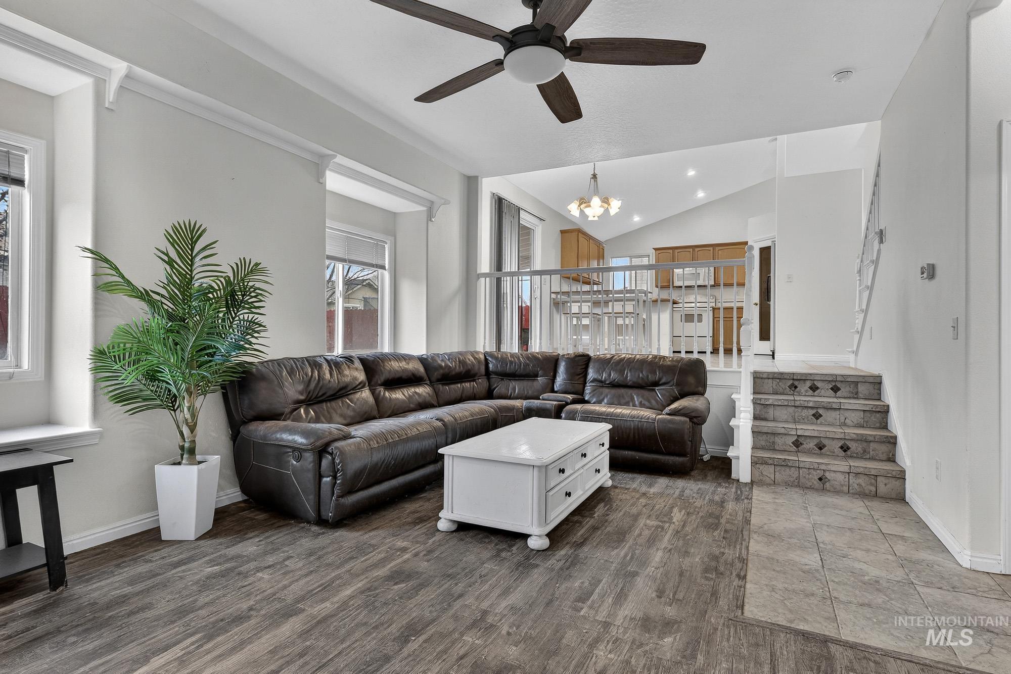 property viewer photo 20