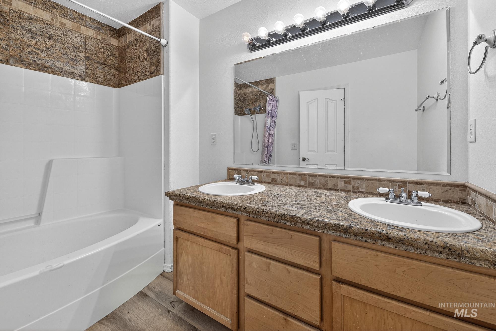 property viewer photo 29