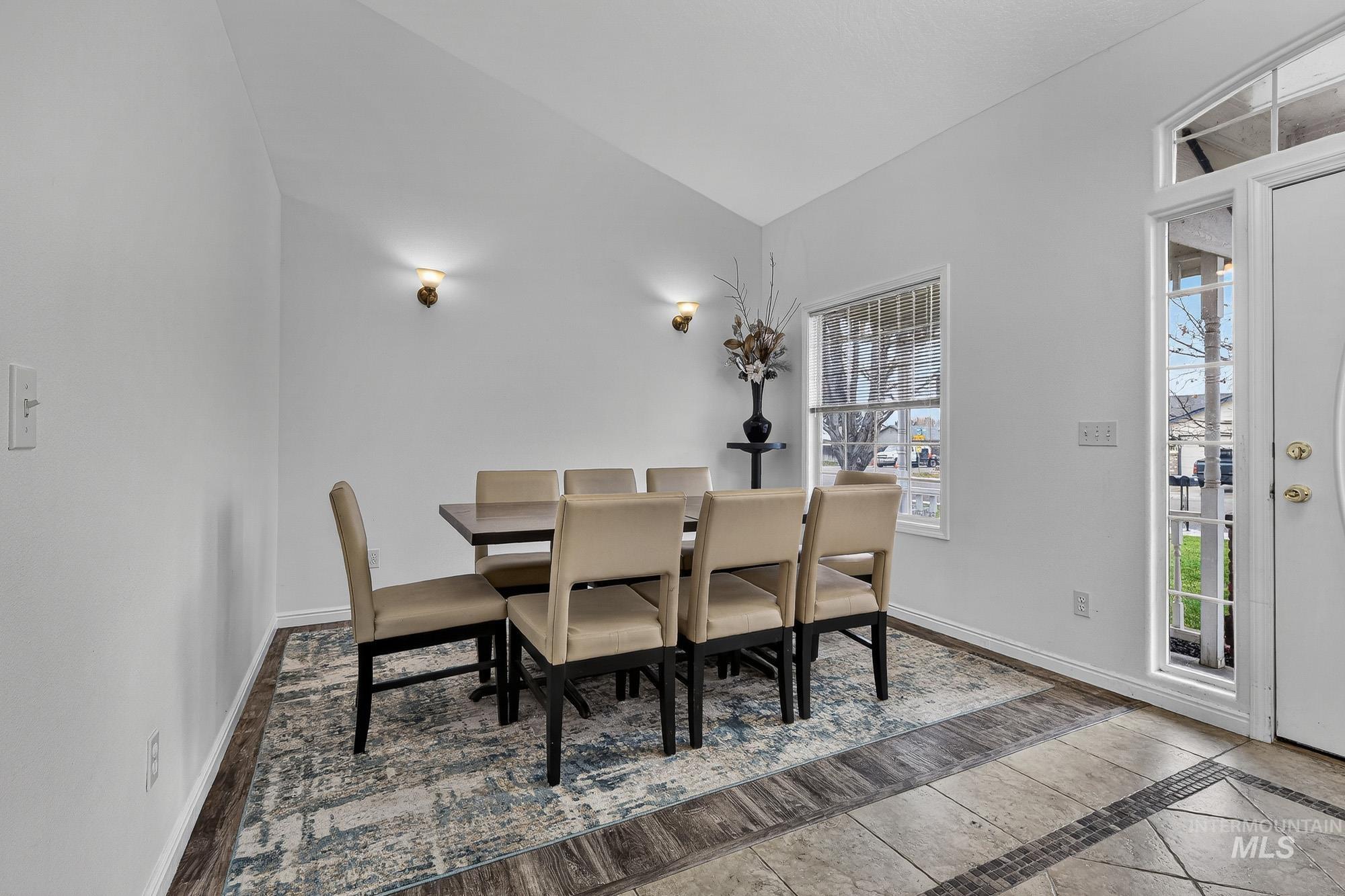 property viewer photo 3