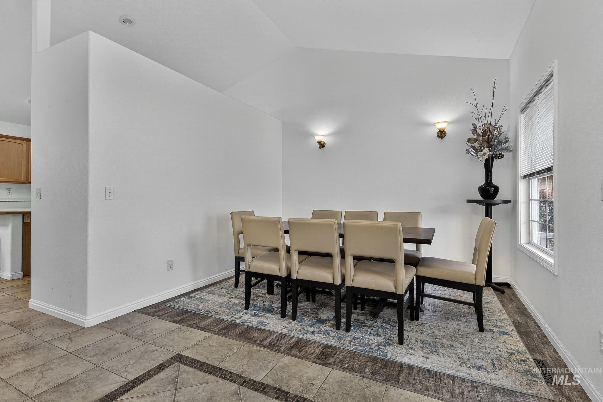 property viewer photo 5