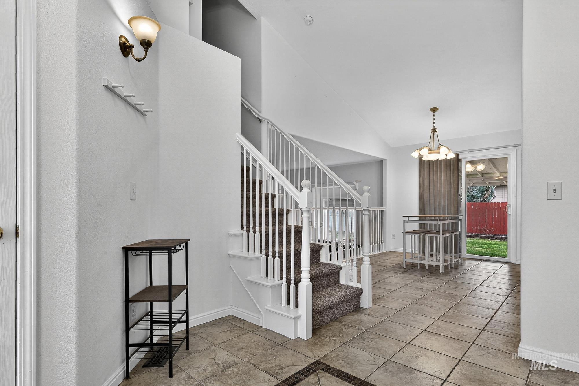 property viewer photo 7