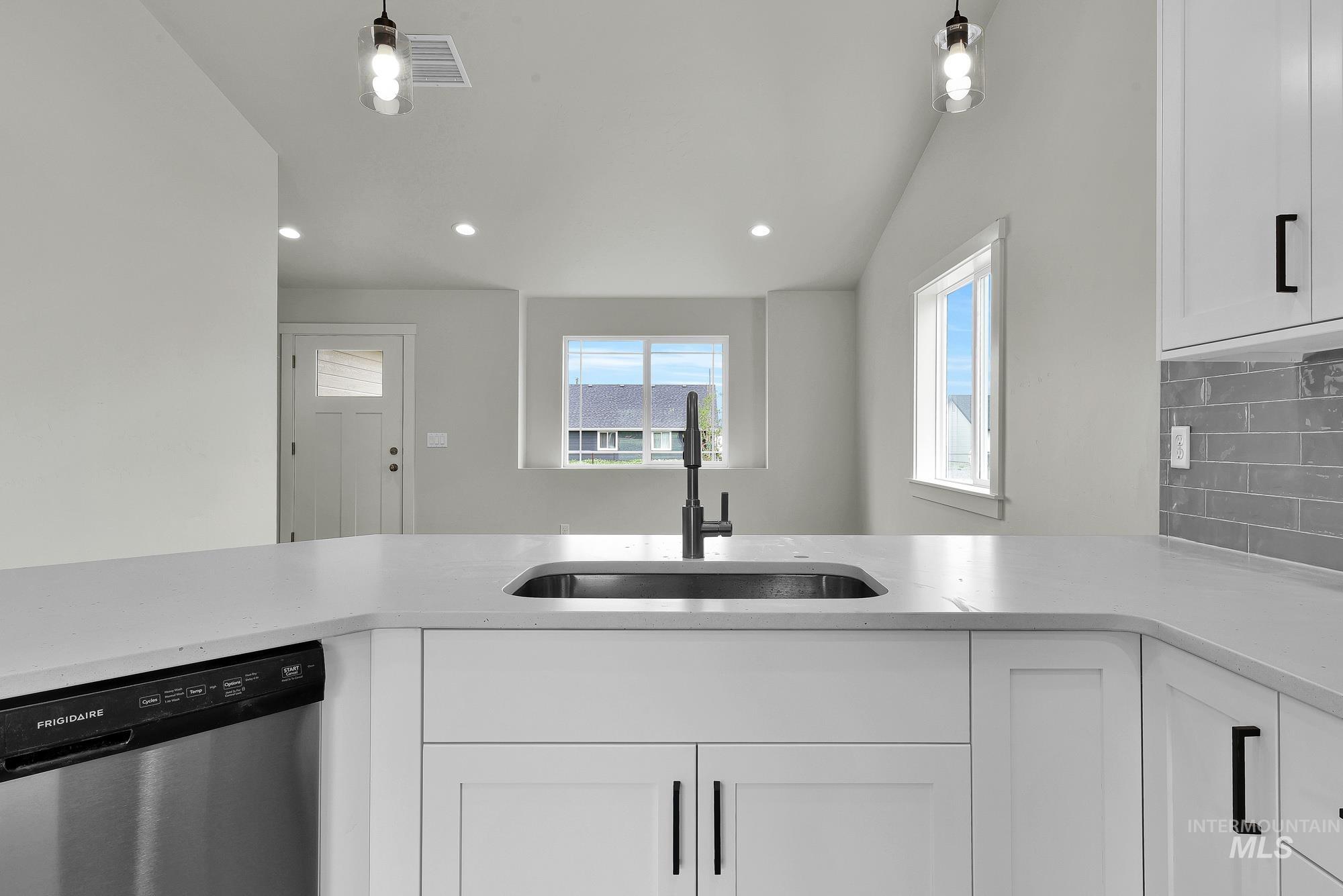 property viewer photo 10