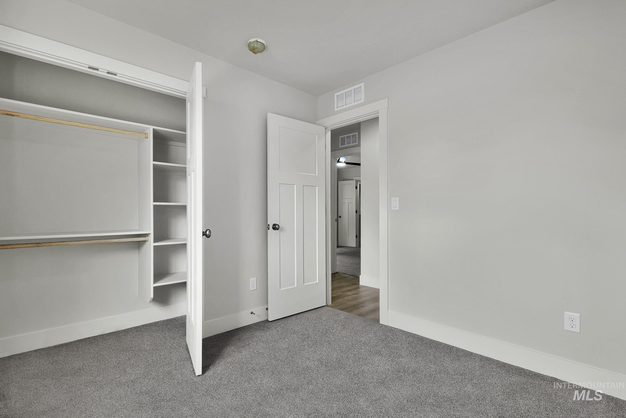 property viewer photo 16