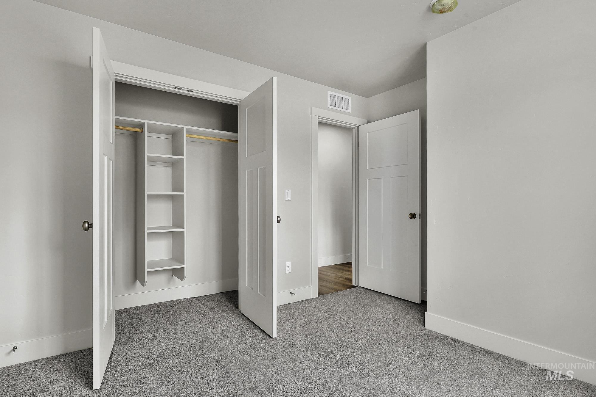 property viewer photo 18