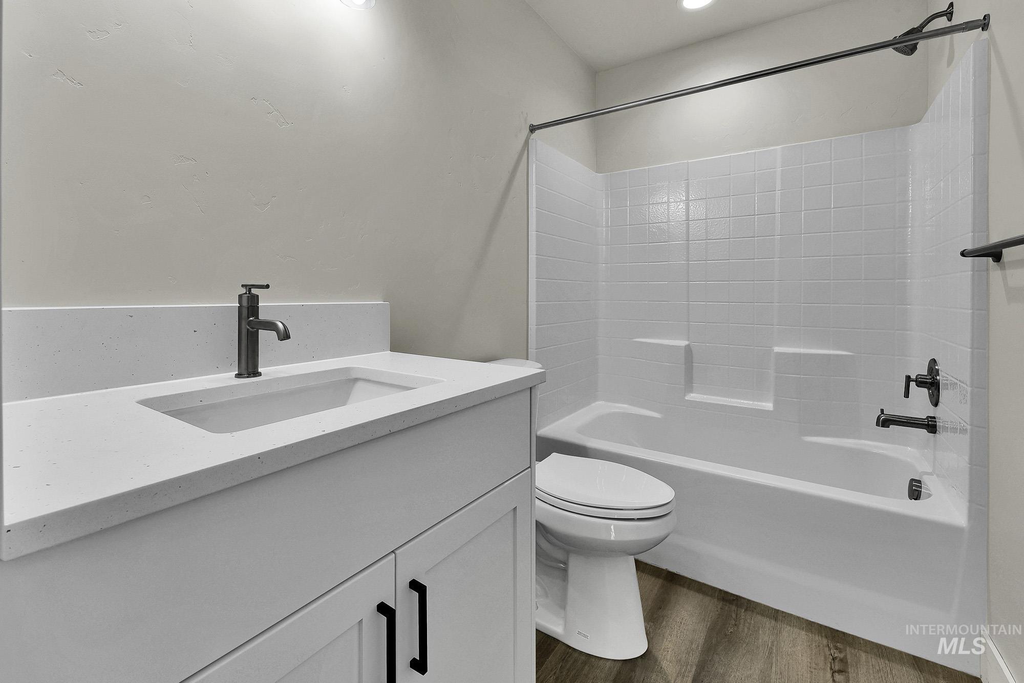 property viewer photo 19