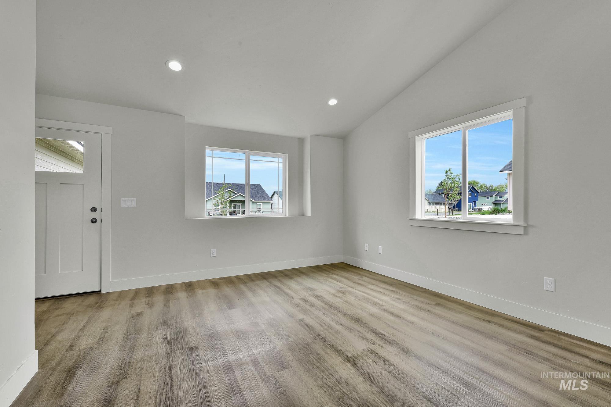 property viewer photo 2