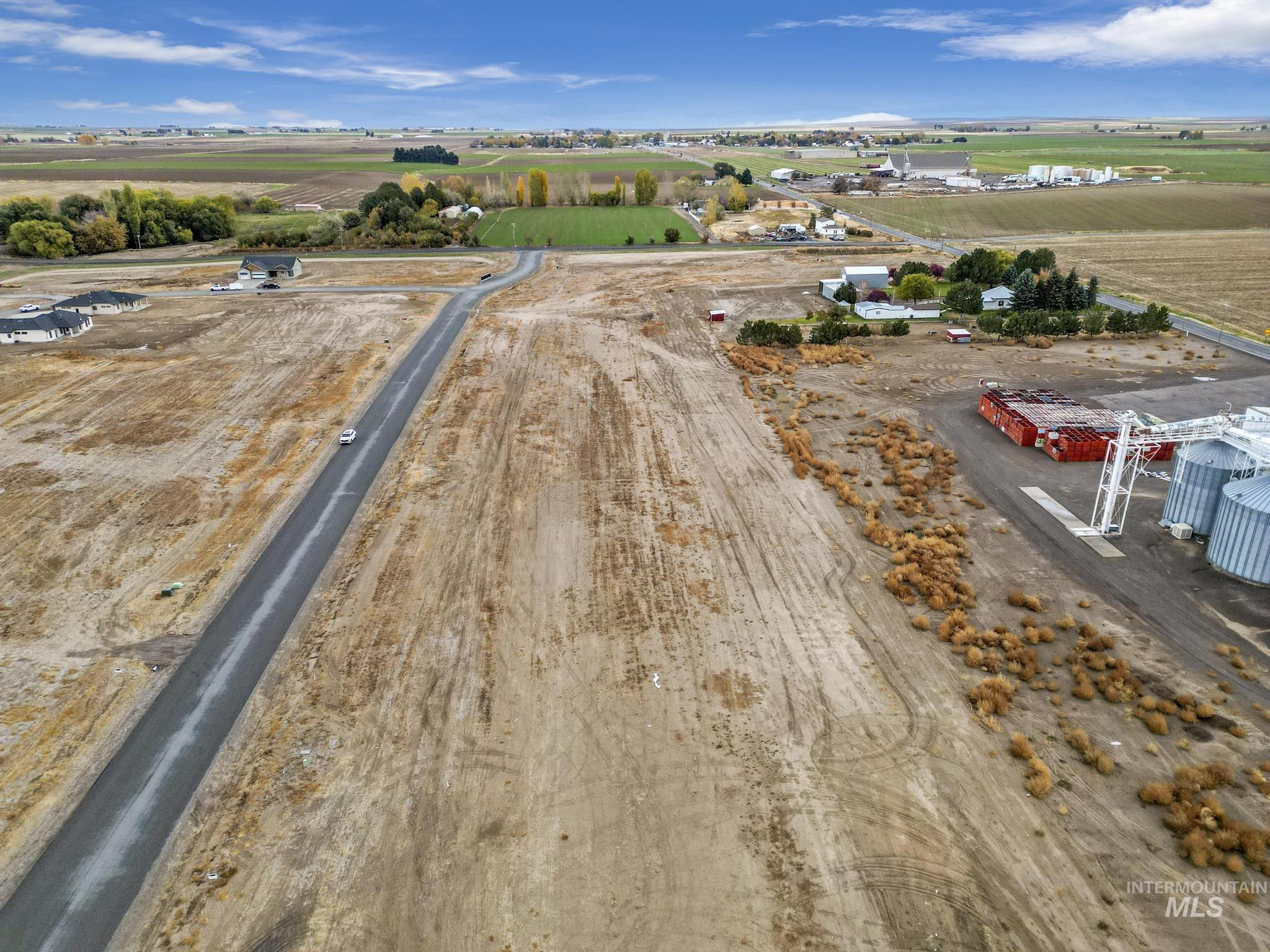 main property photo 13