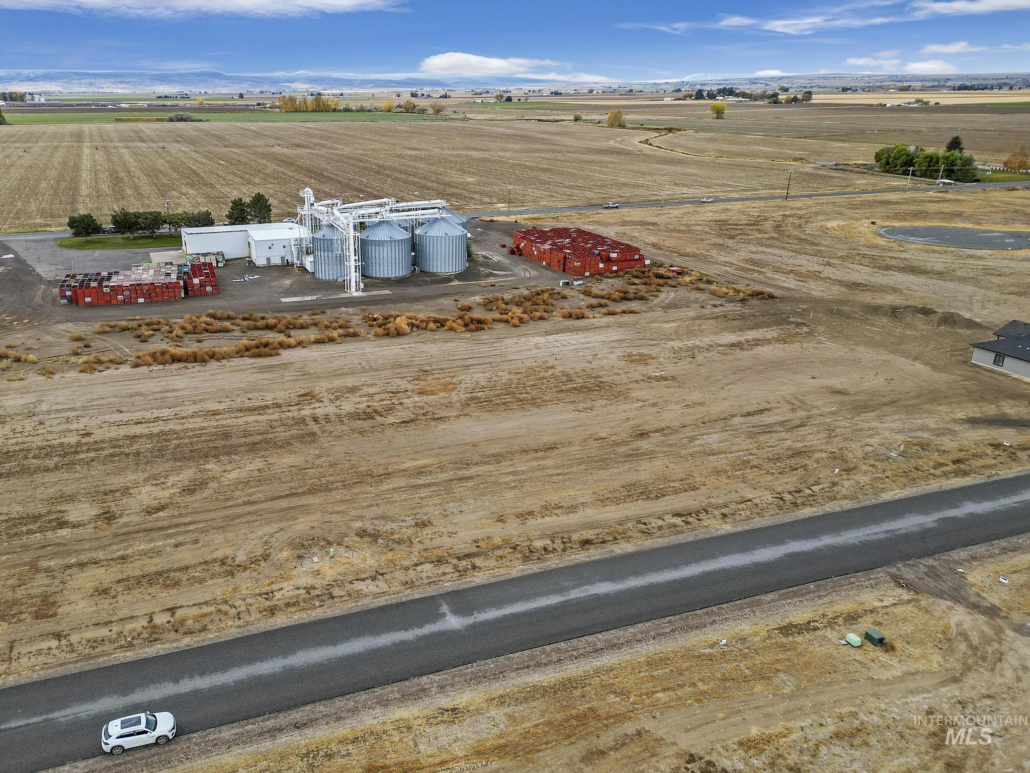 main property photo 6