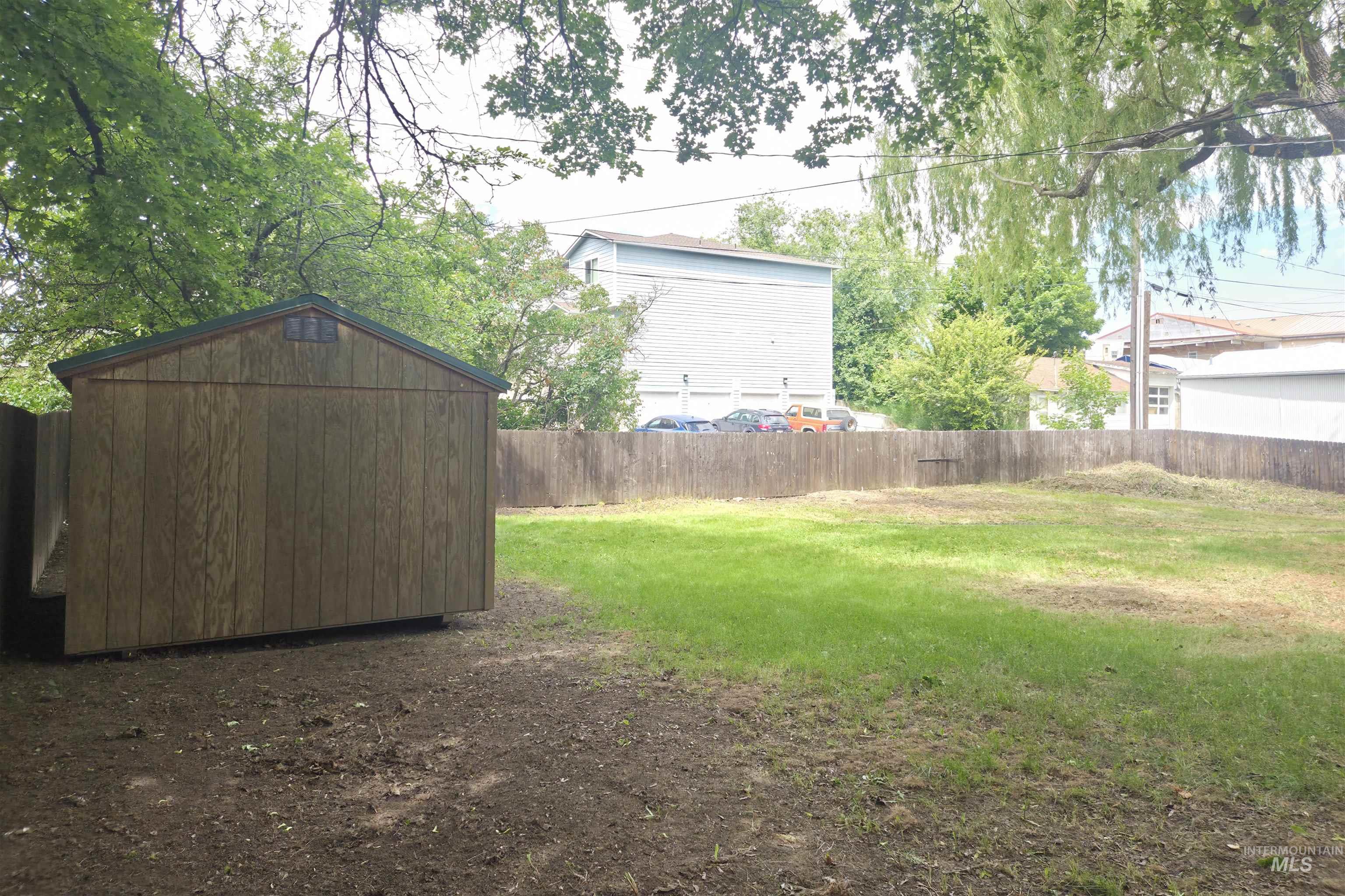 main property photo 39