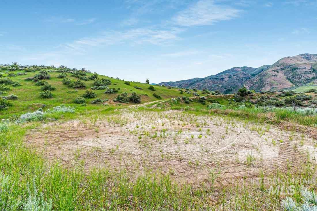 main property photo 9