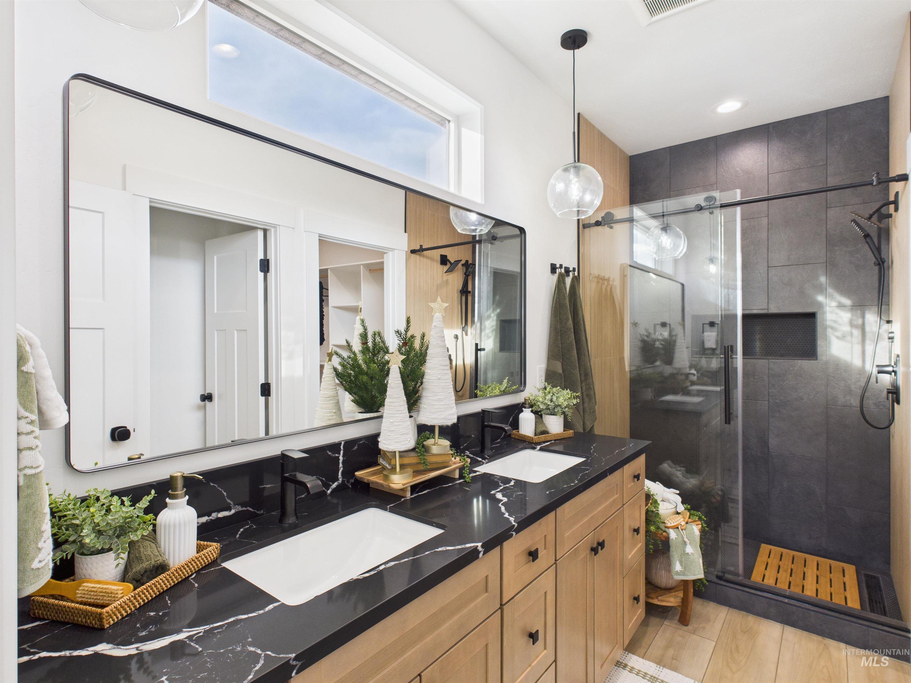 property viewer photo 20