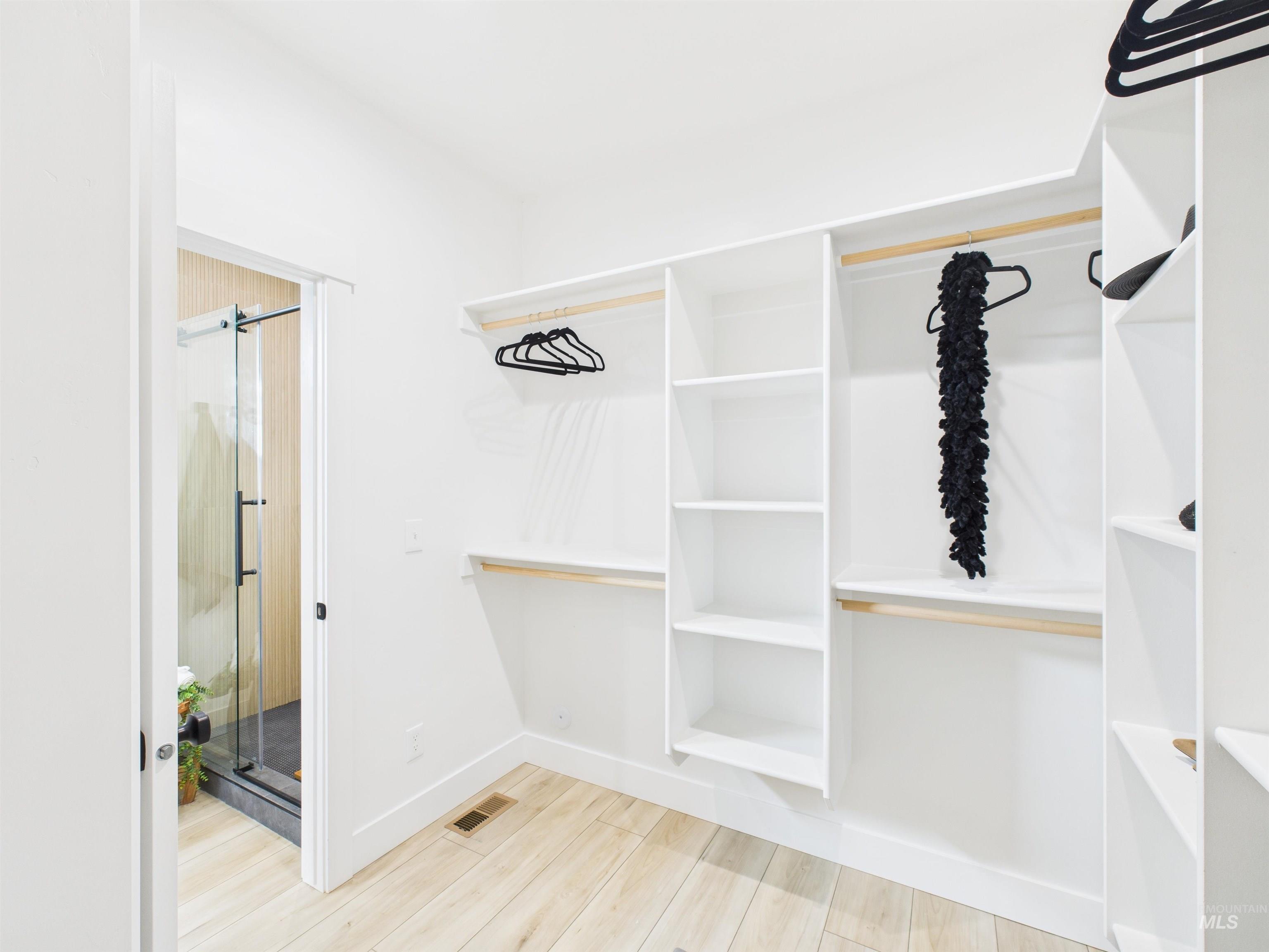 property viewer photo 21