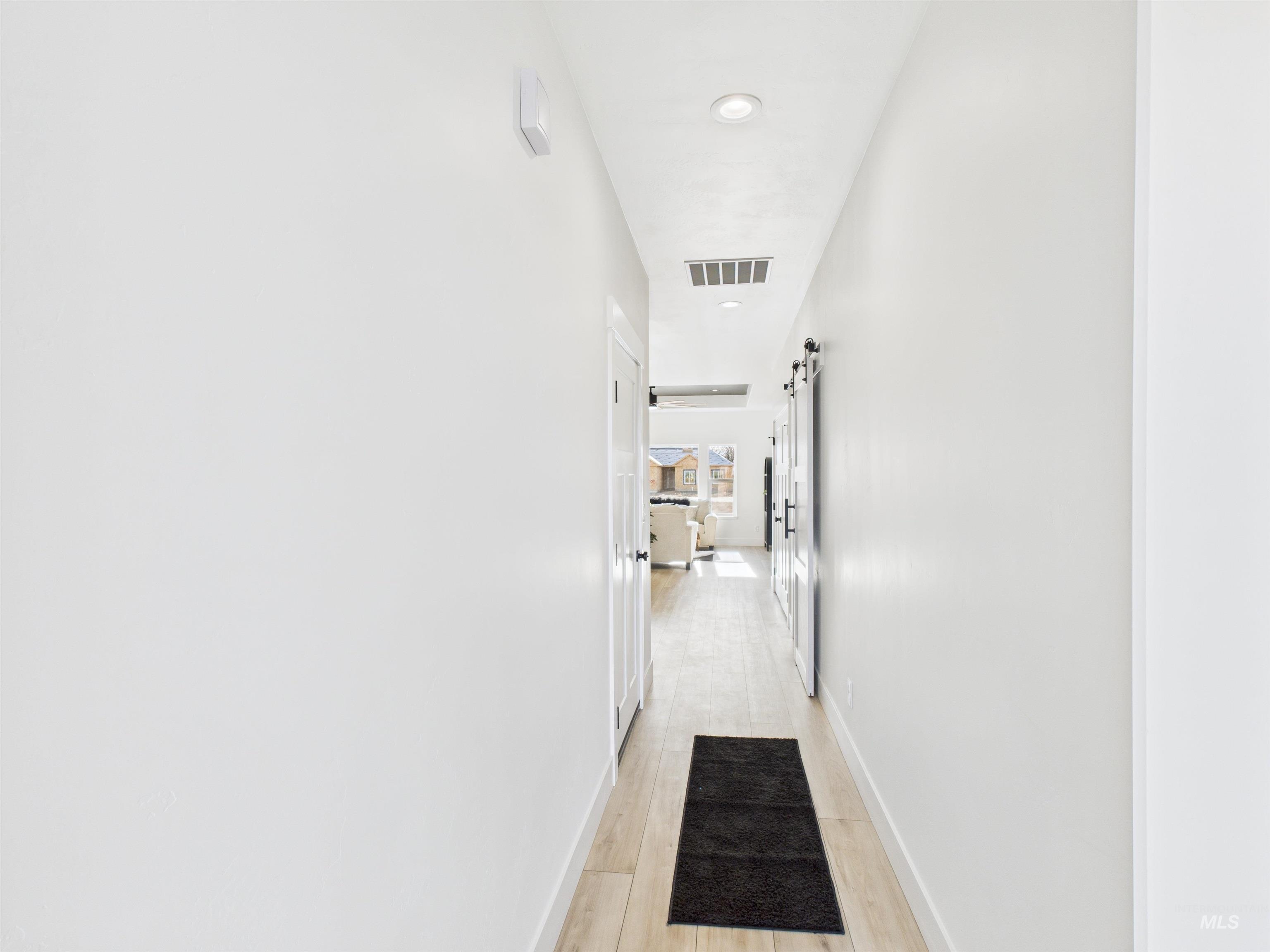 property viewer photo 3