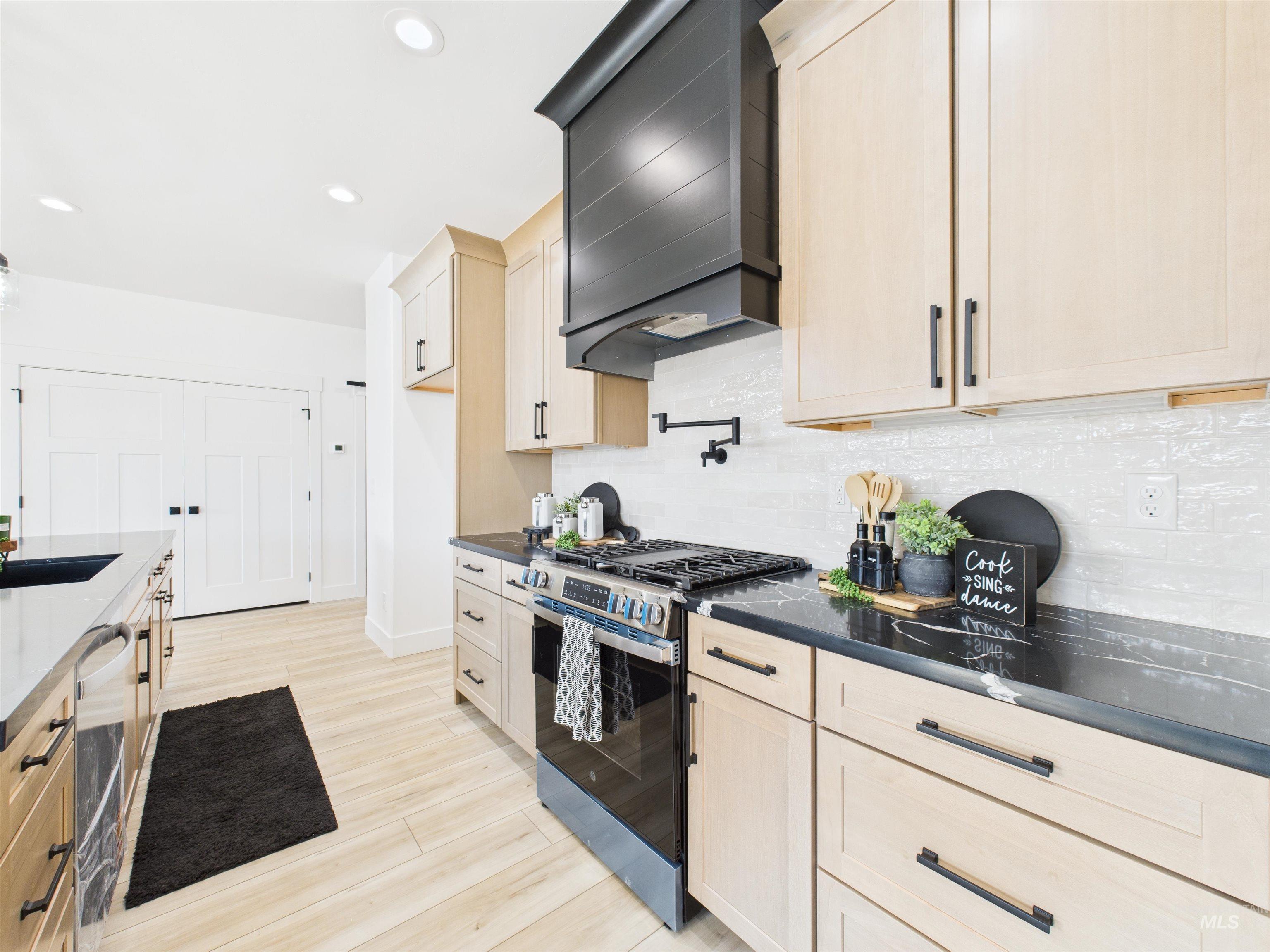property viewer photo 6