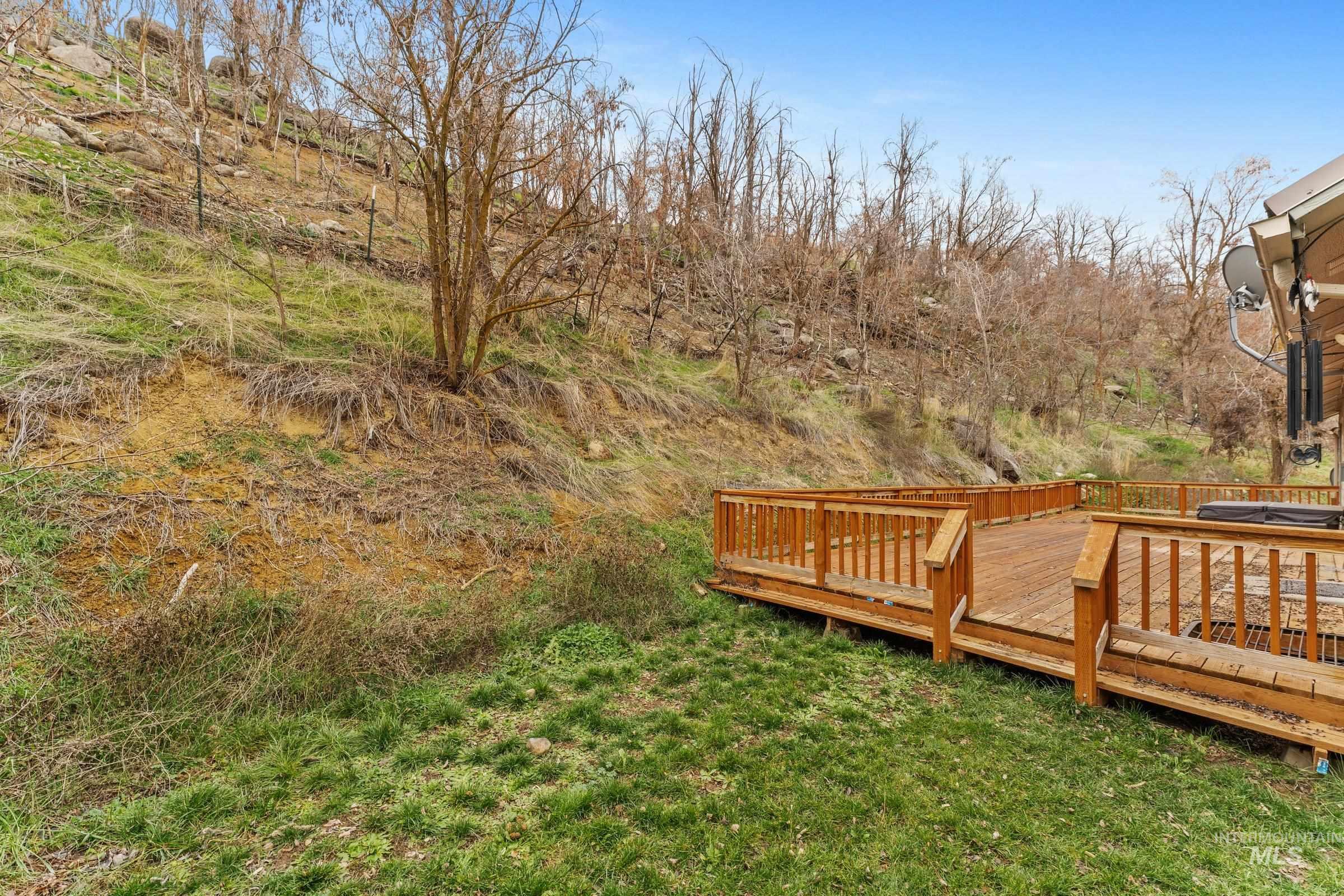main property photo 28