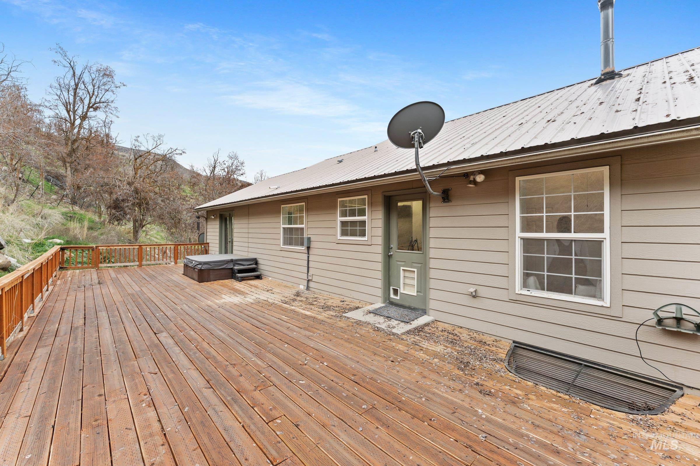 main property photo 30