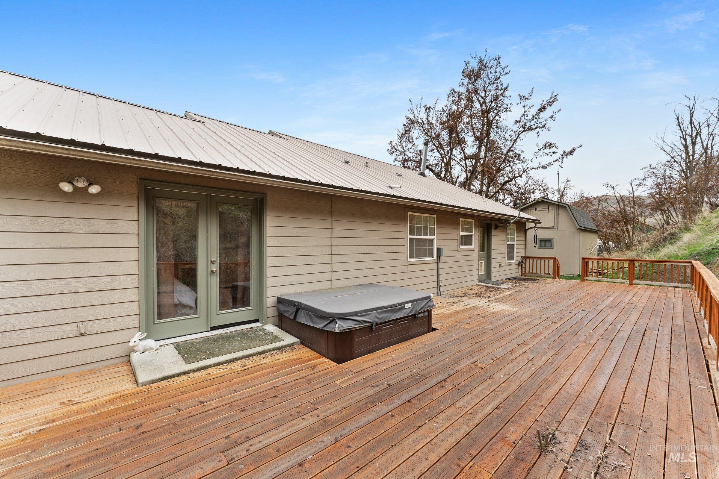 main property photo 31