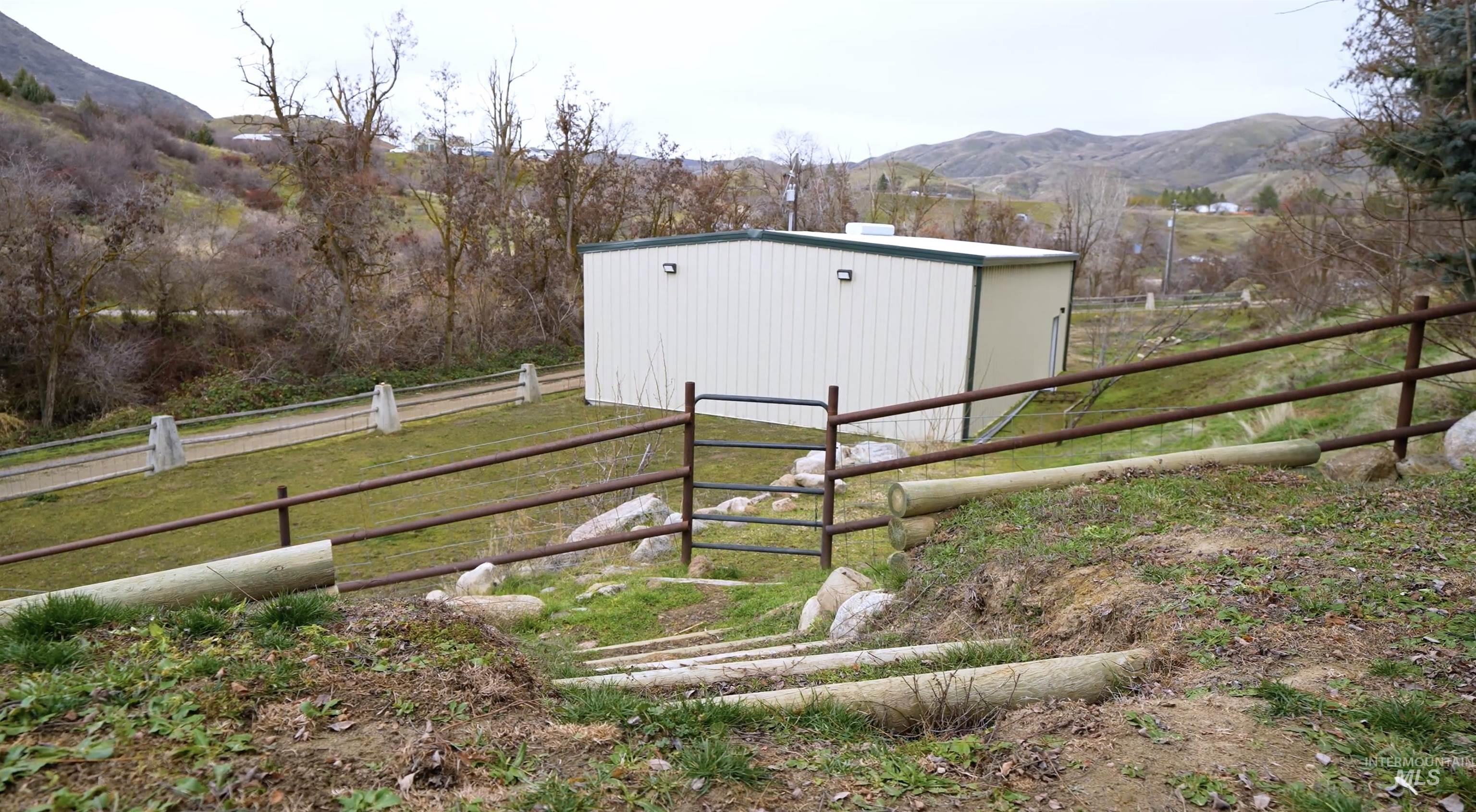 main property photo 32