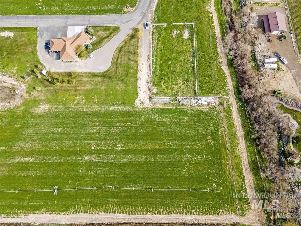 main property photo 10