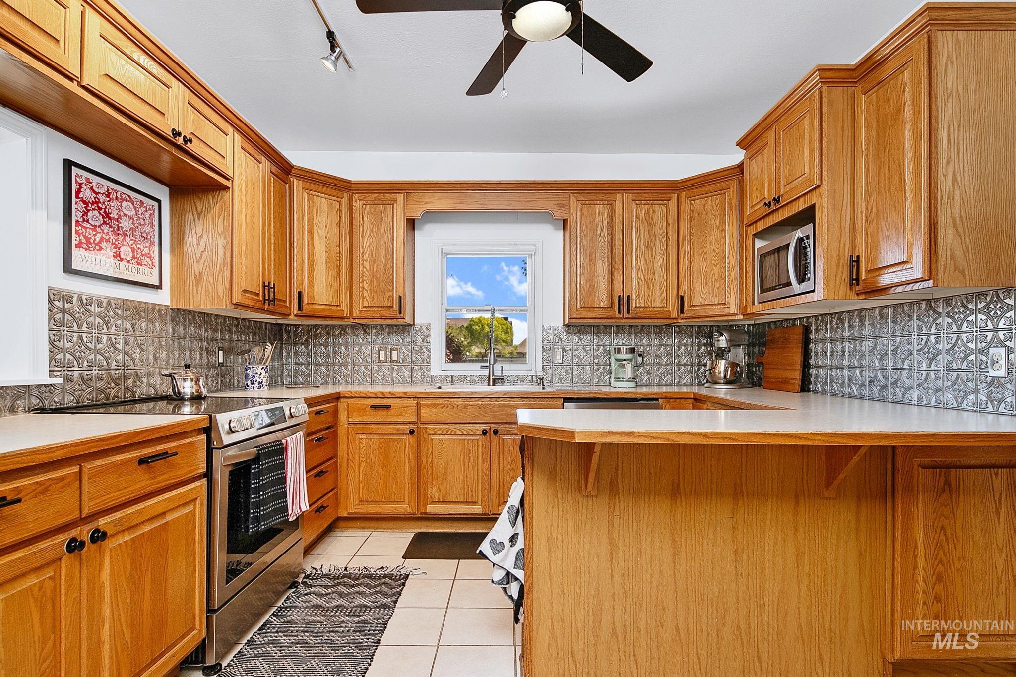 main property photo 25