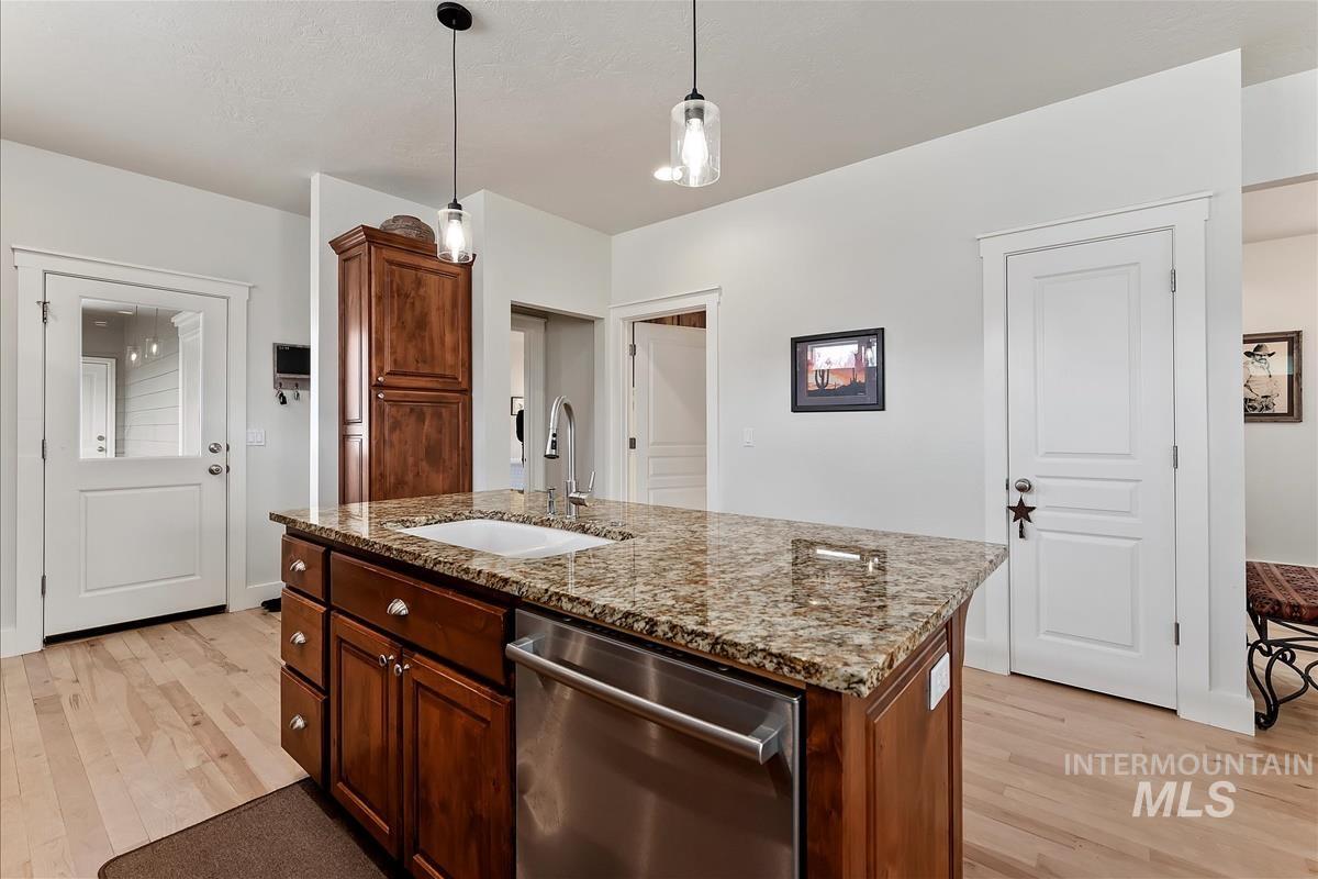 property viewer photo 10