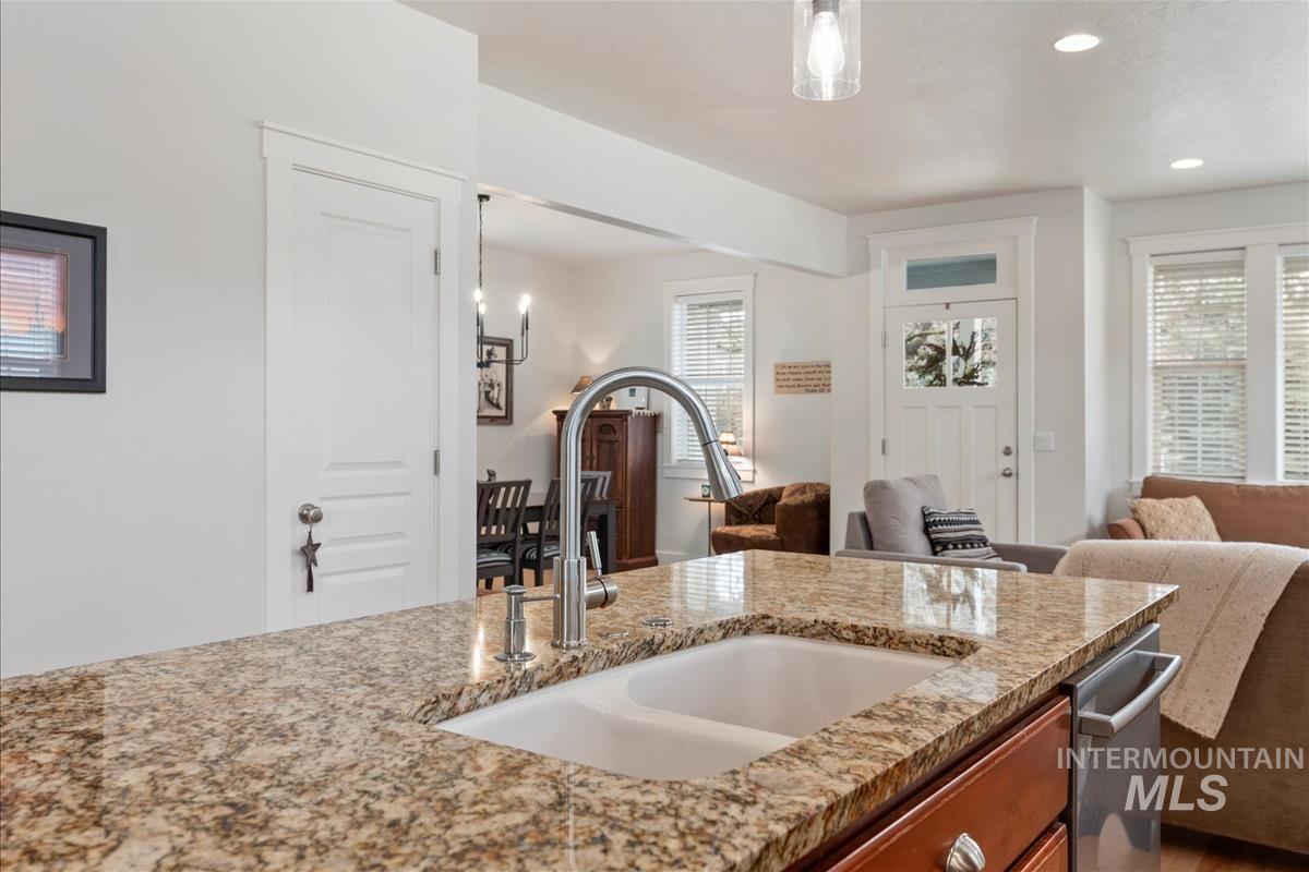 property viewer photo 13