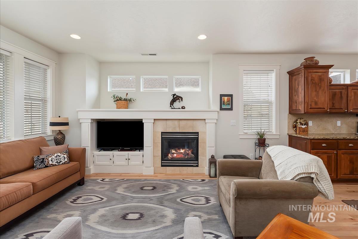 property viewer photo 2