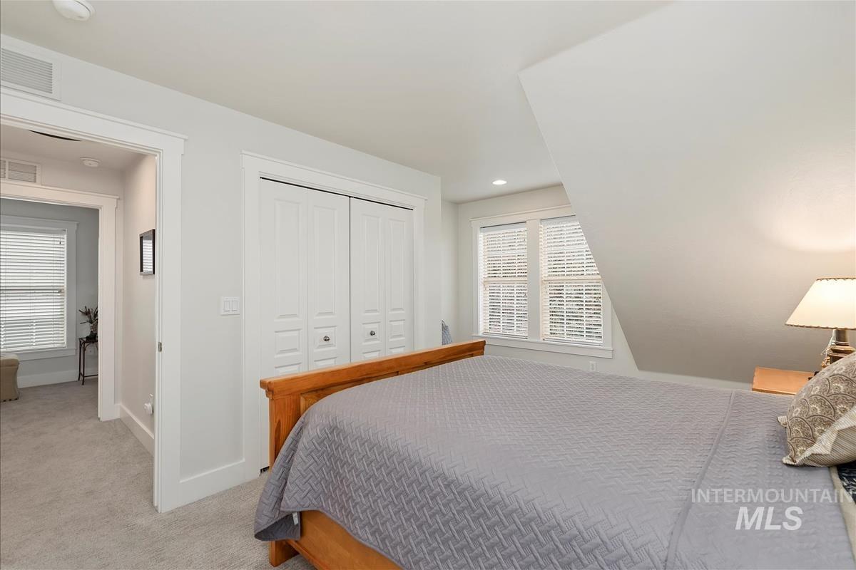 property viewer photo 25