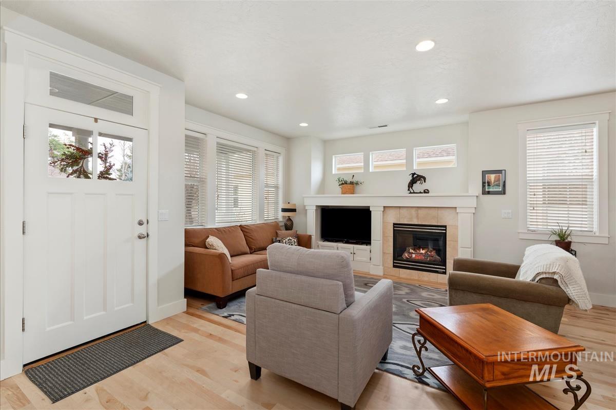 property viewer photo 3
