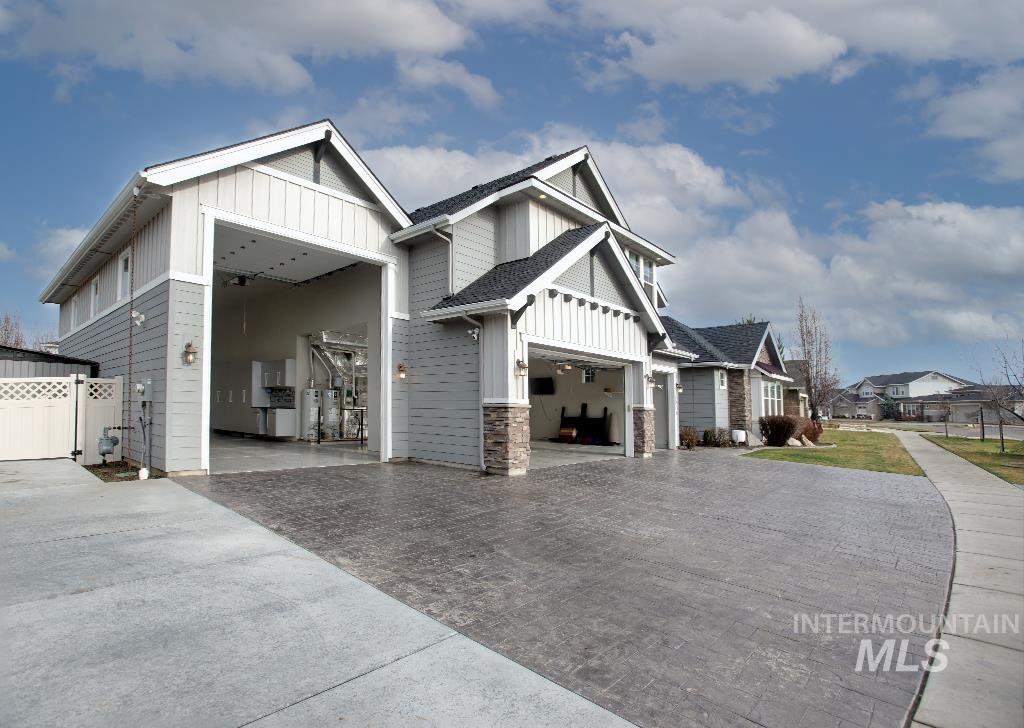 property viewer photo 1